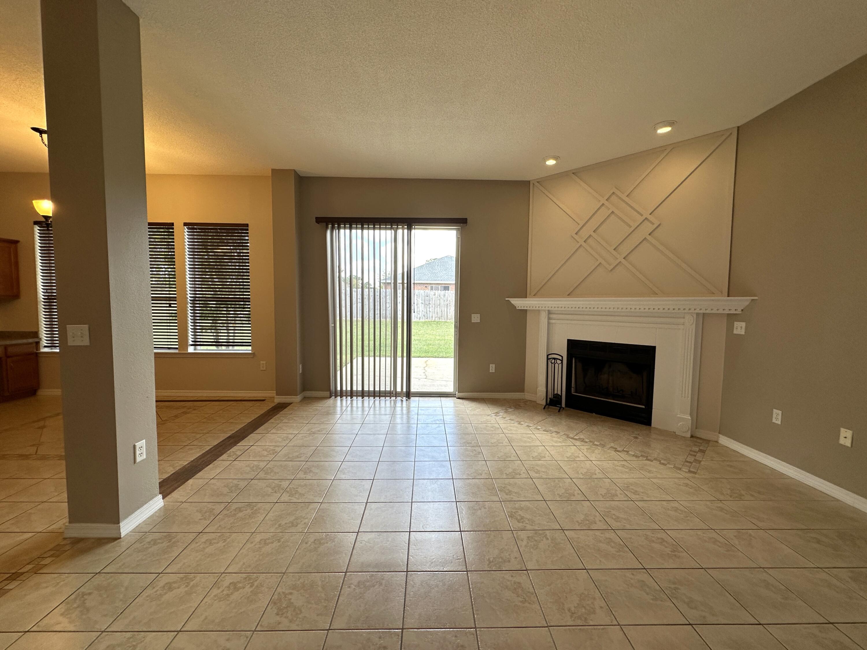 BROOKE ESTATES PH II - Residential Lease