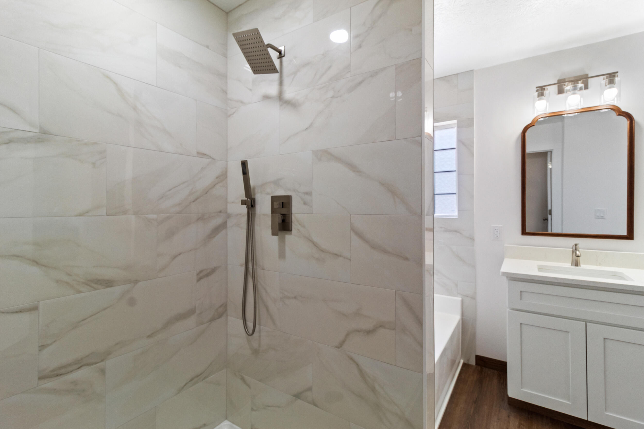 HOLLEY BY THE SEA - Residential