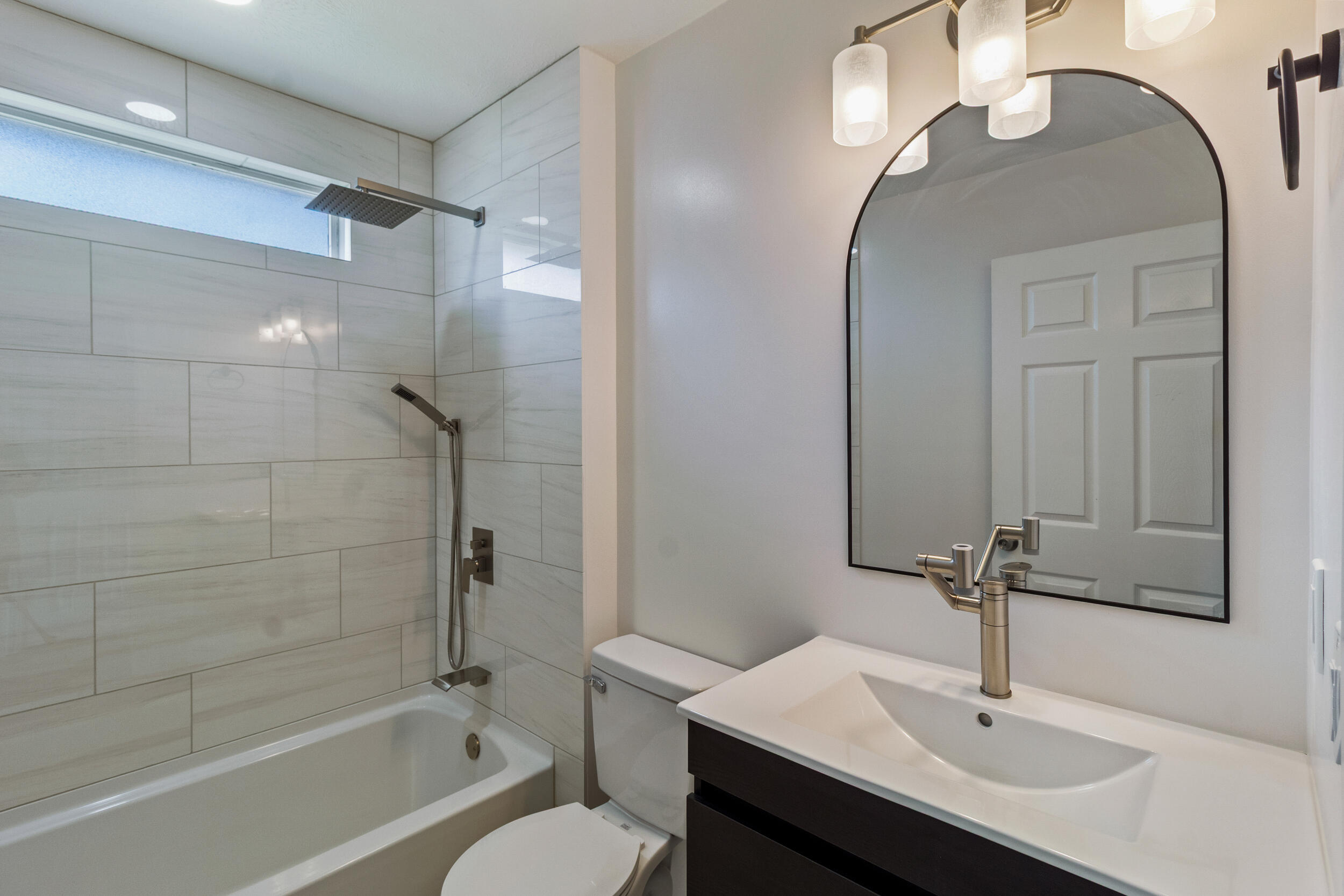 HOLLEY BY THE SEA - Residential