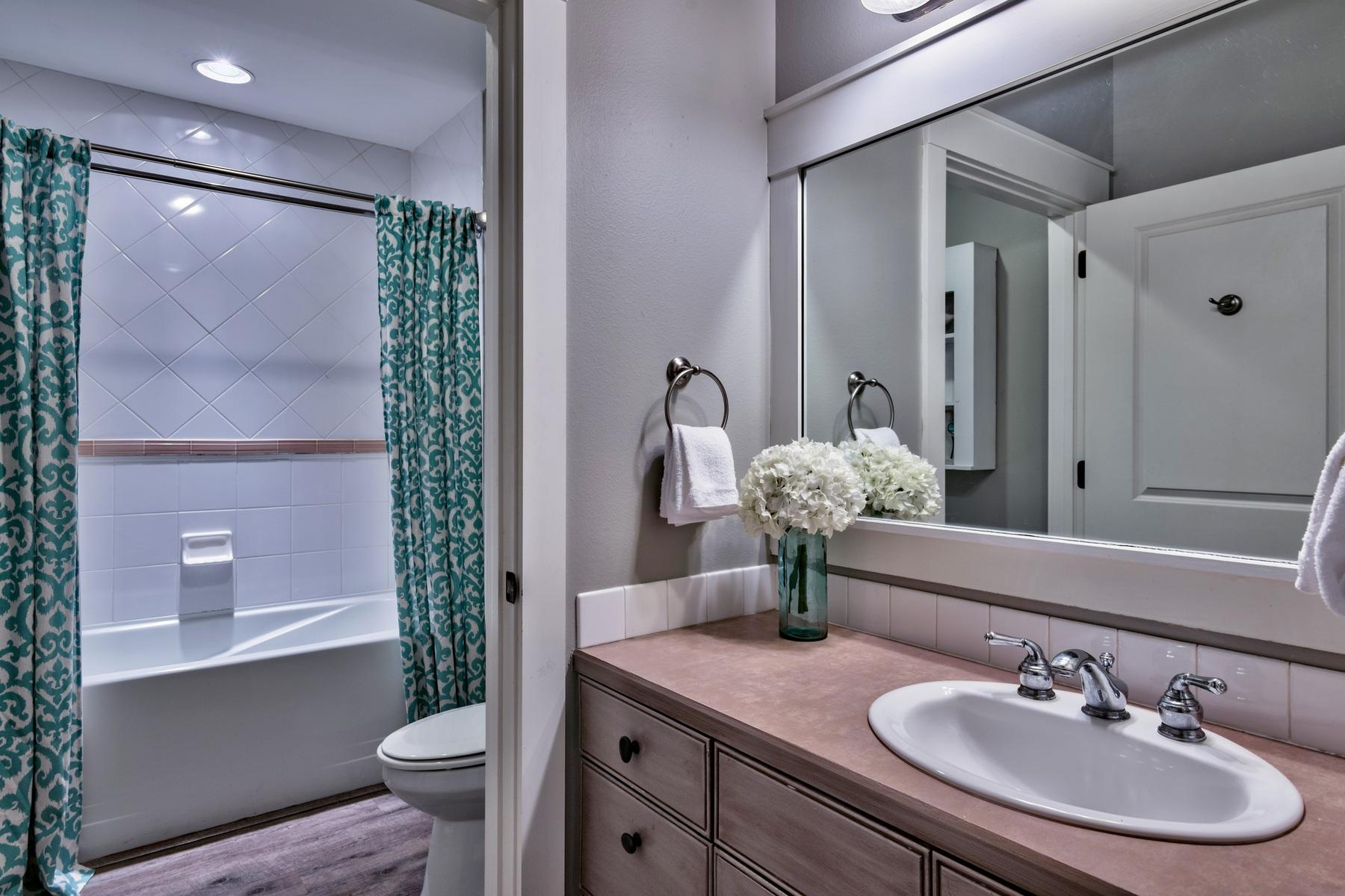 PILOT HOUSE - Residential