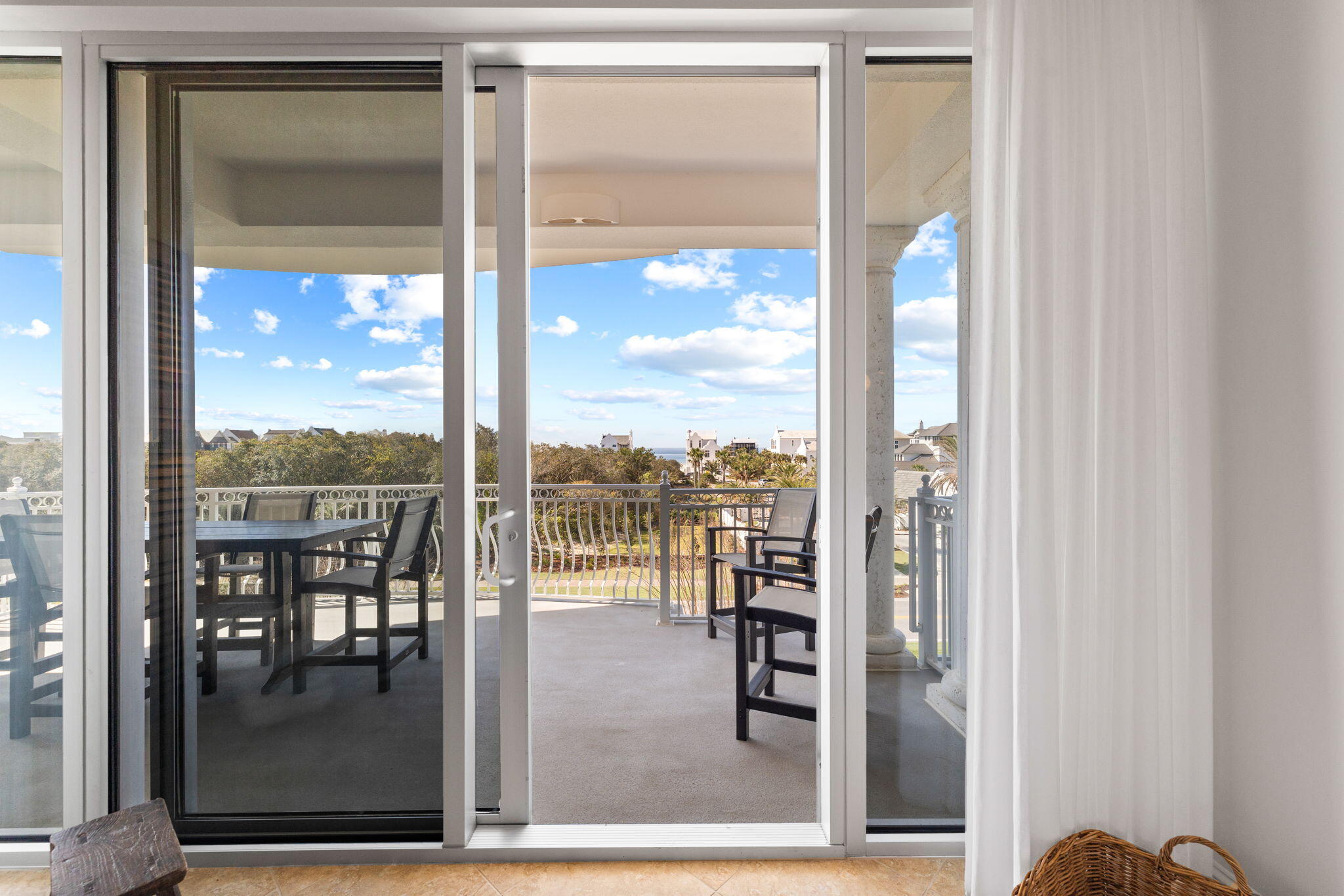 ALEXANDER AT PALM COURT - Residential