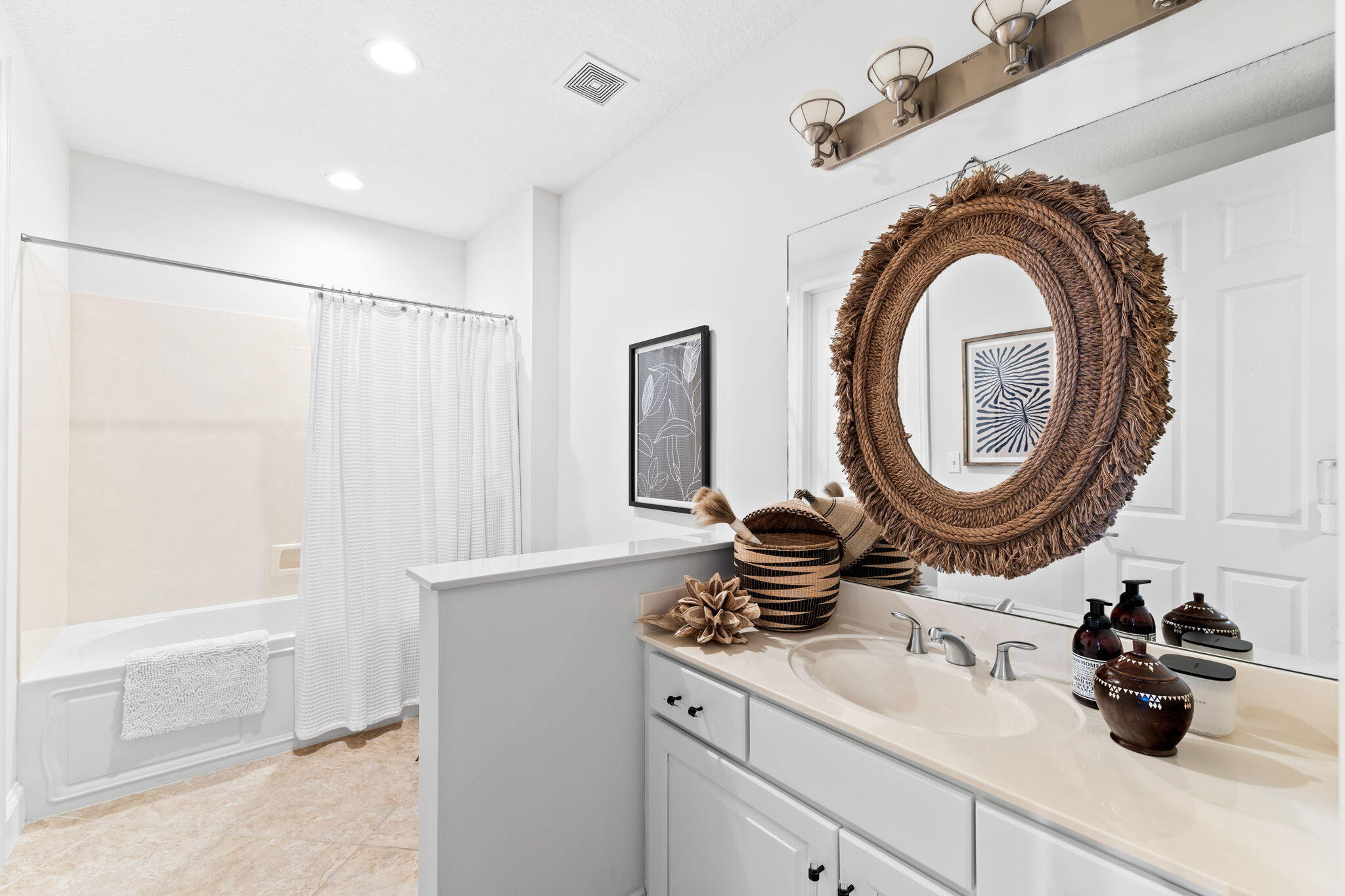 ALEXANDER AT PALM COURT - Residential