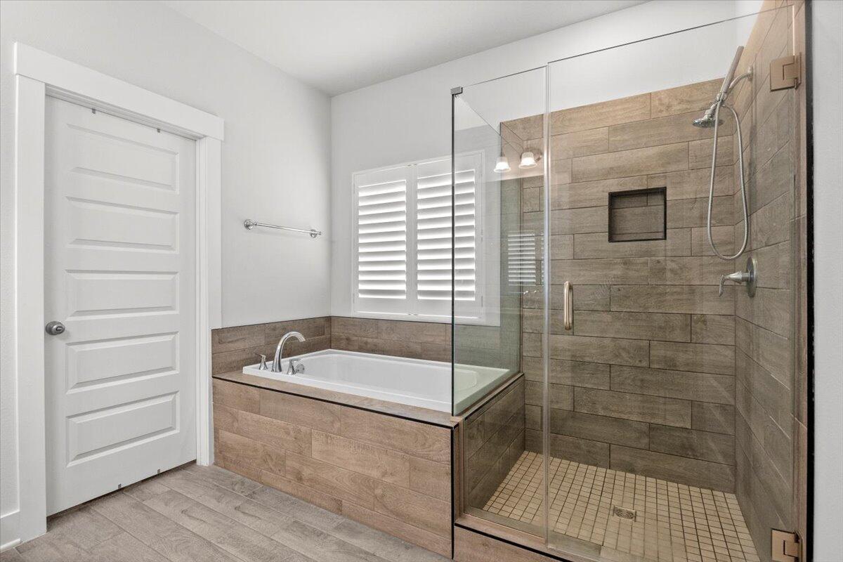 WATERS EDGE - Residential