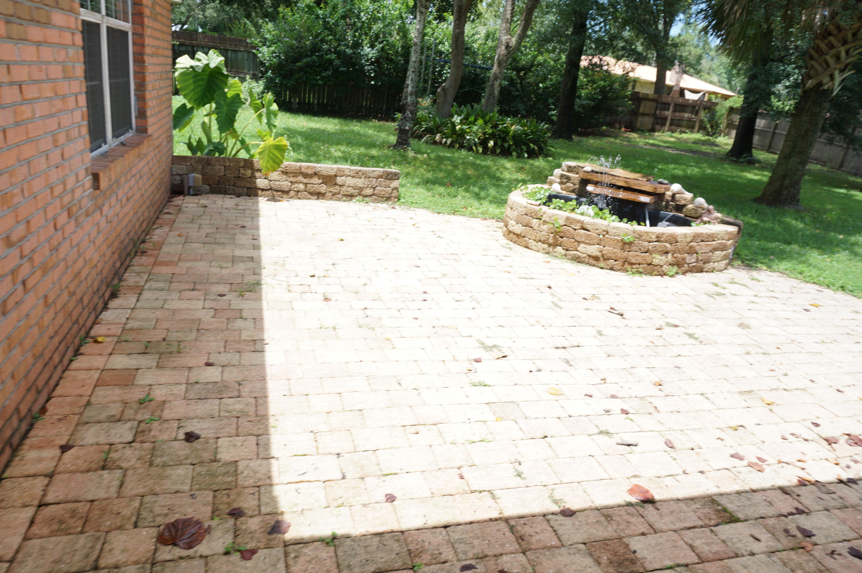 ROYAL OAKS - Residential Lease