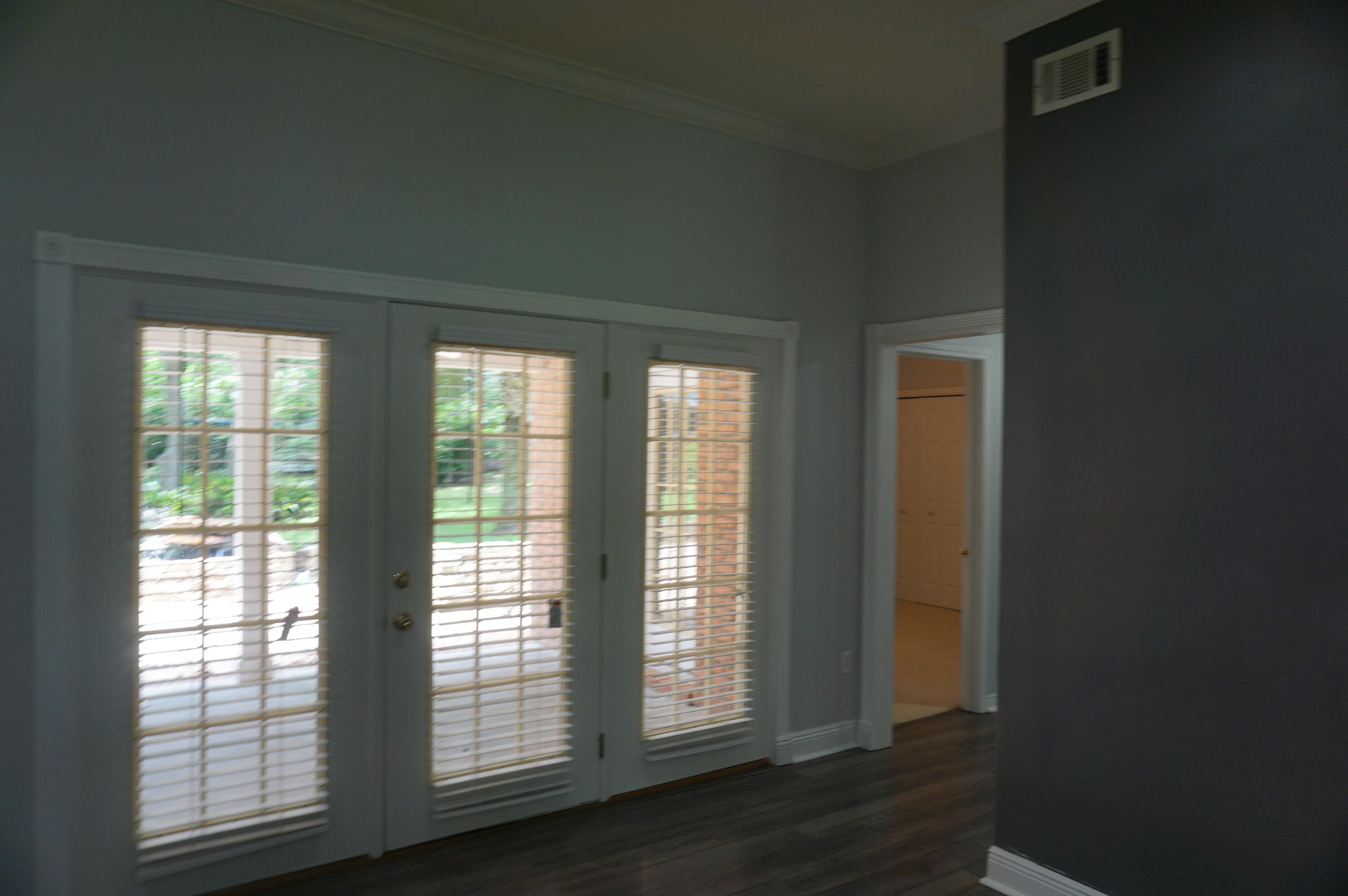 ROYAL OAKS - Residential Lease