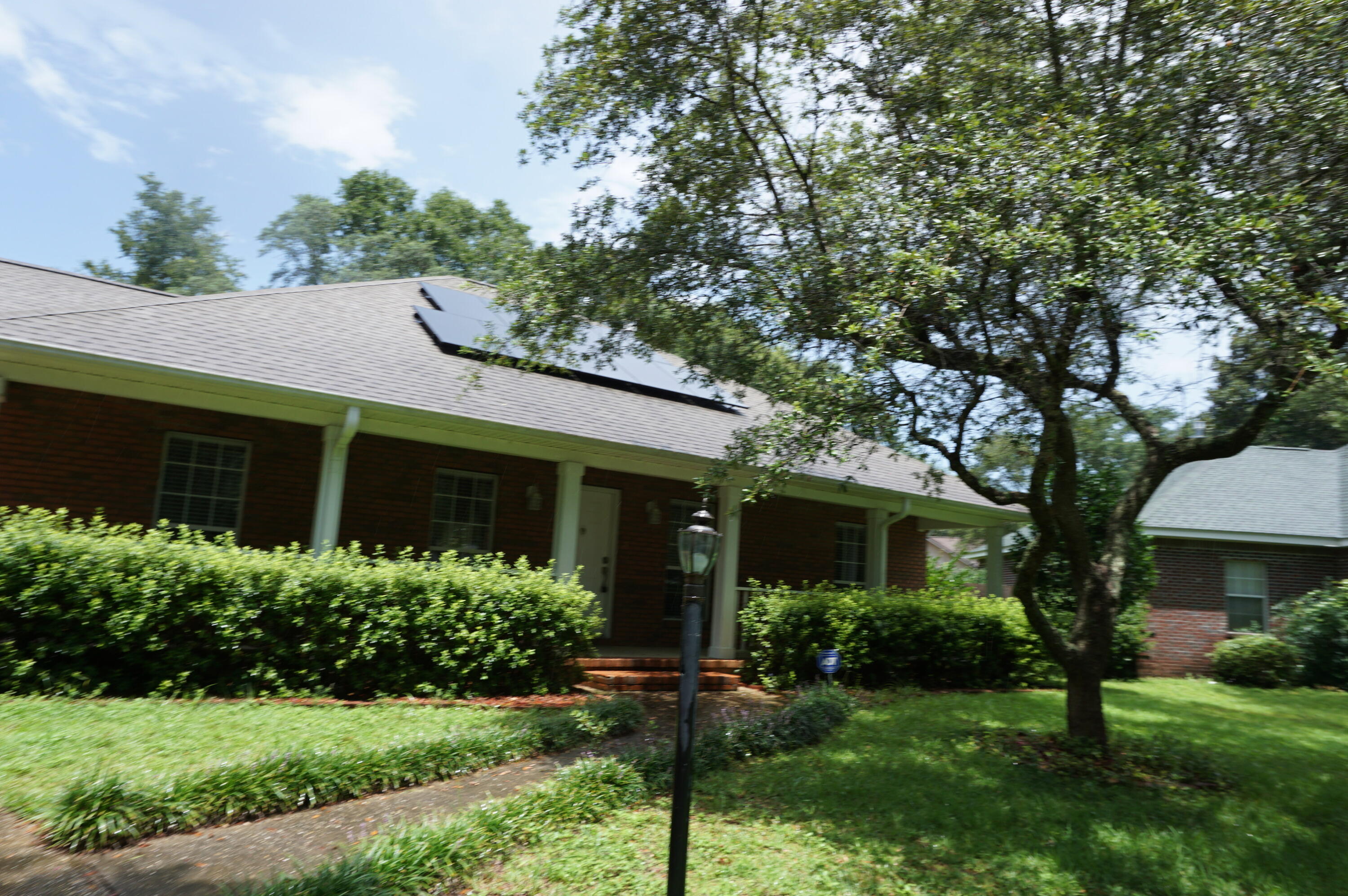 ROYAL OAKS - Residential Lease