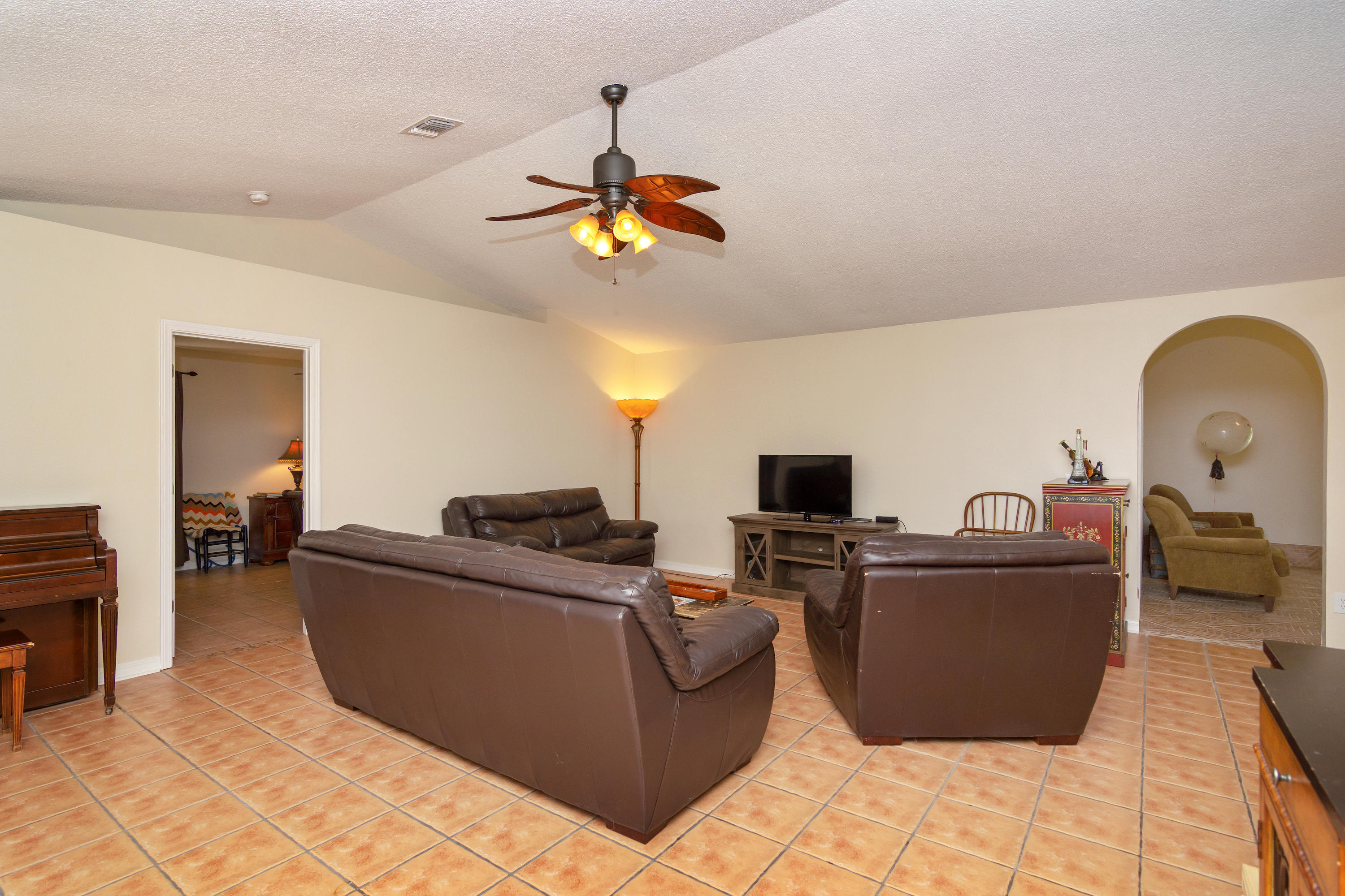 HOLLEY BY THE SEA - Residential