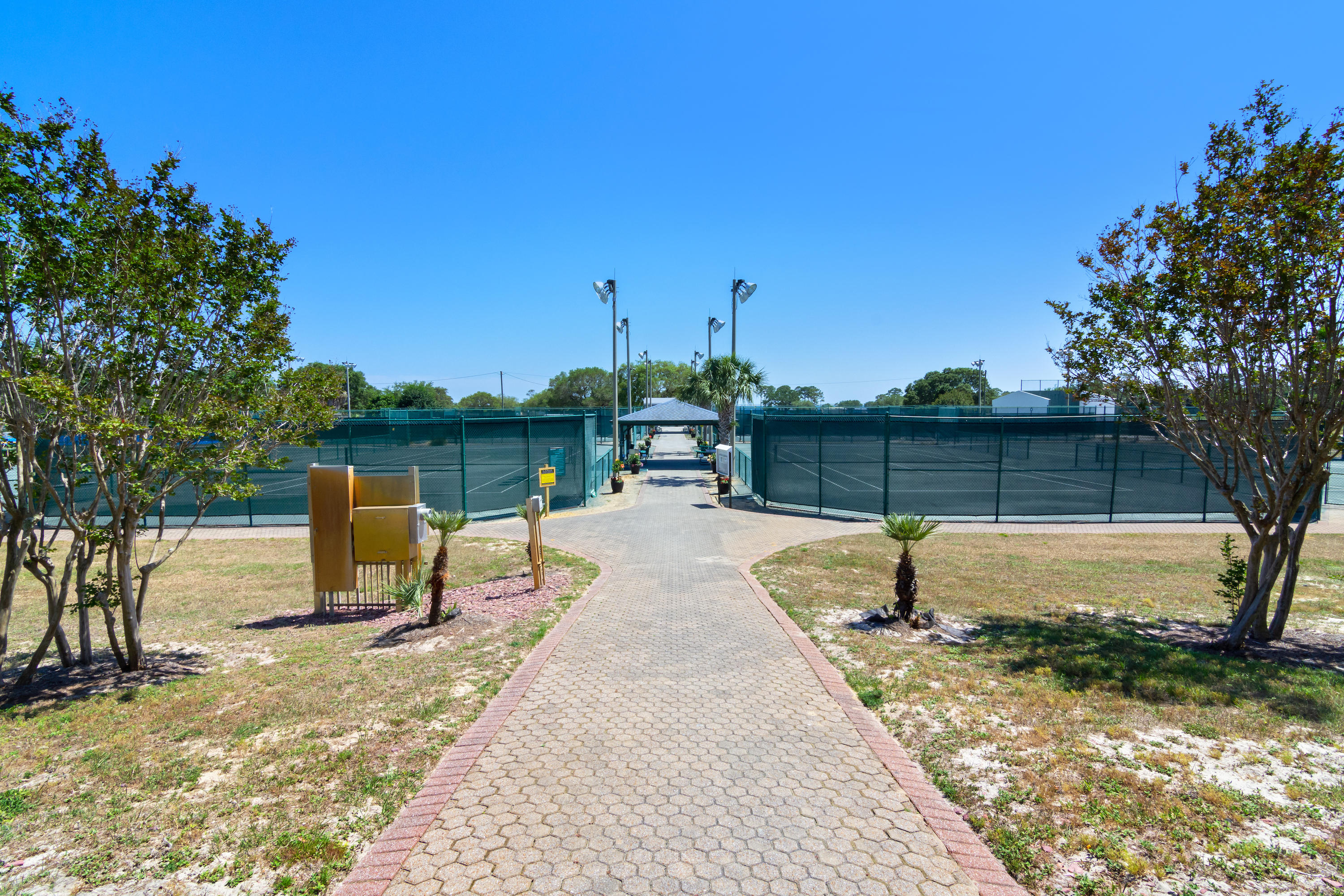 HOLLEY BY THE SEA - Residential