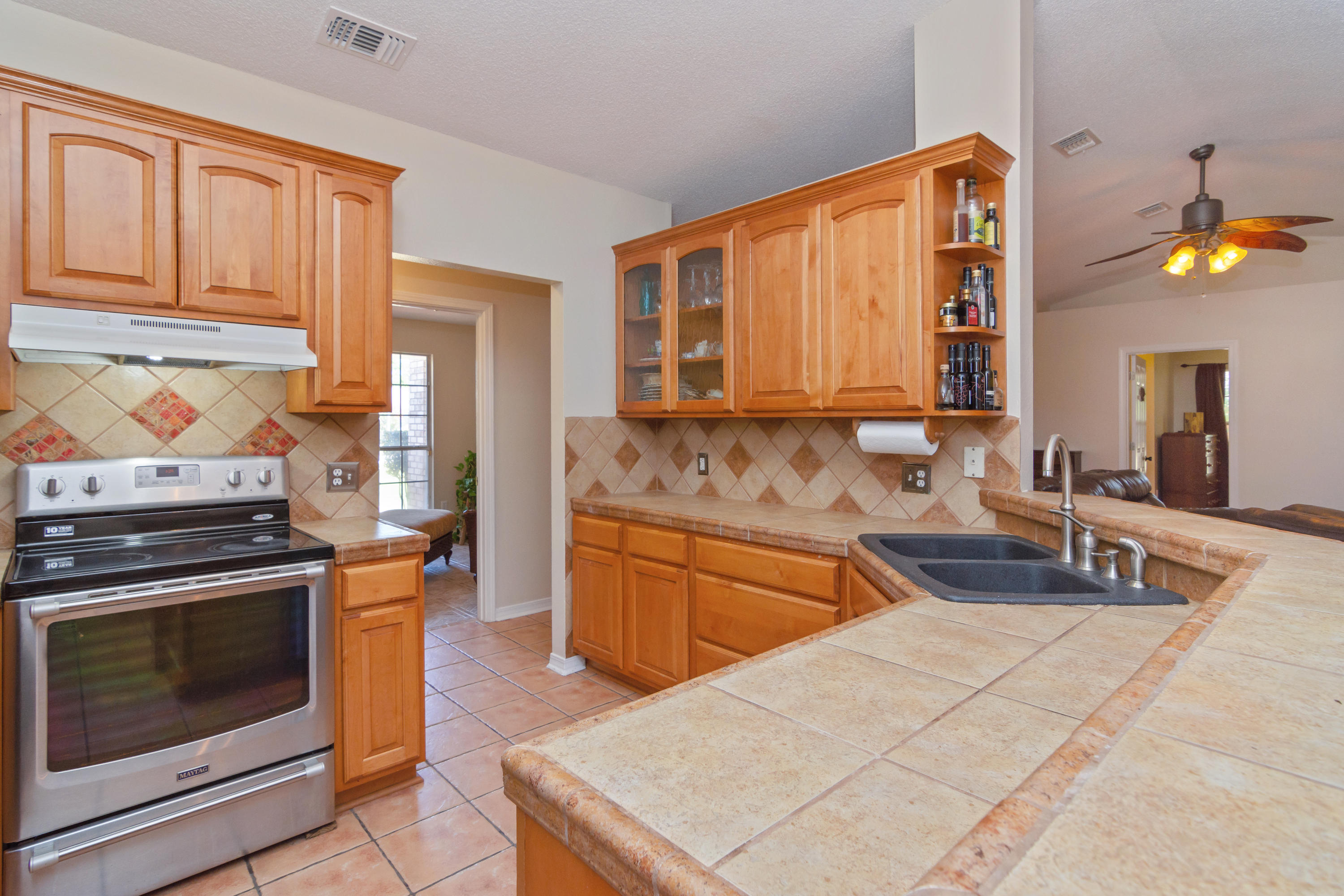 HOLLEY BY THE SEA - Residential