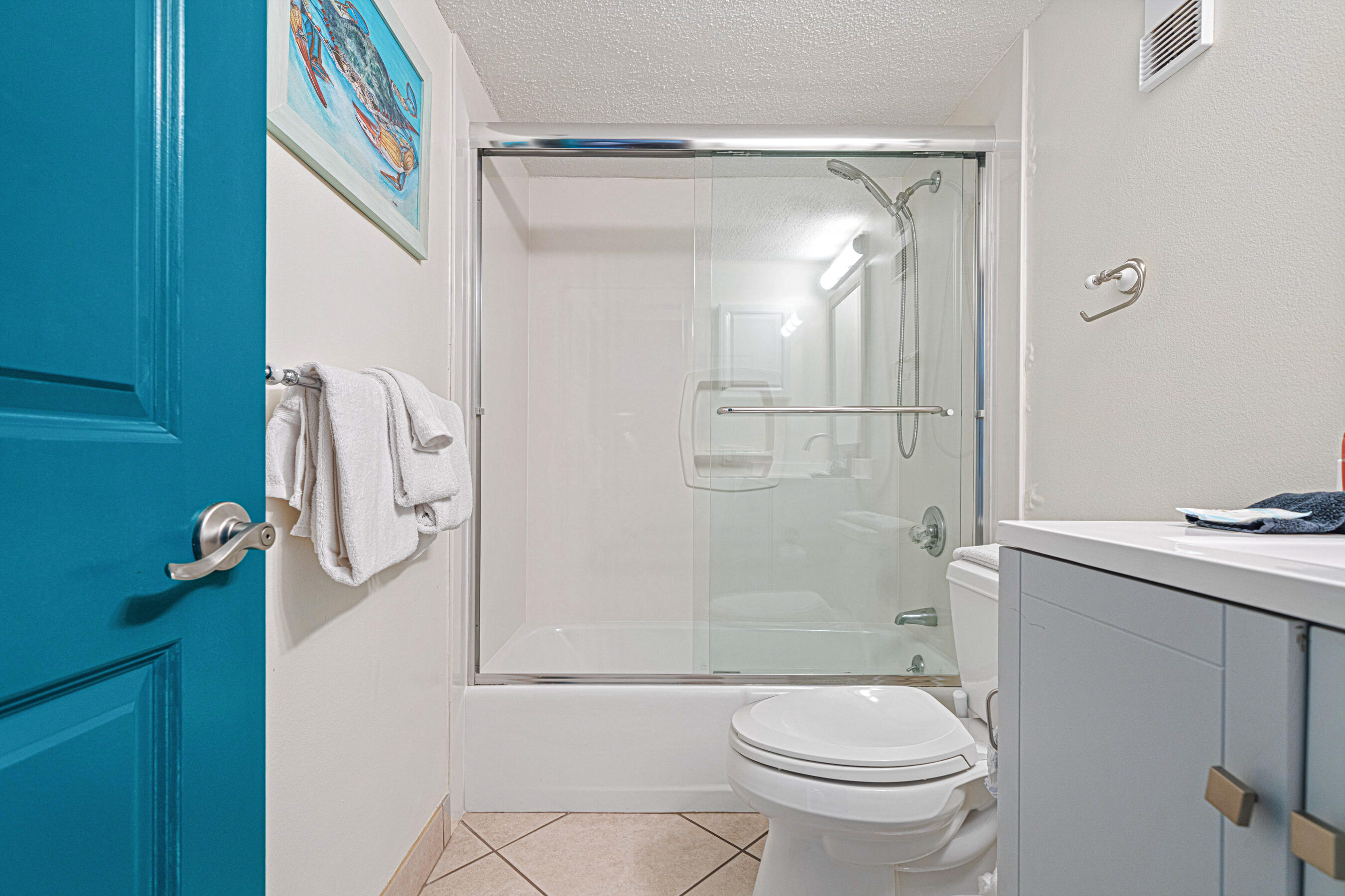 ISLANDER CONDO - Residential