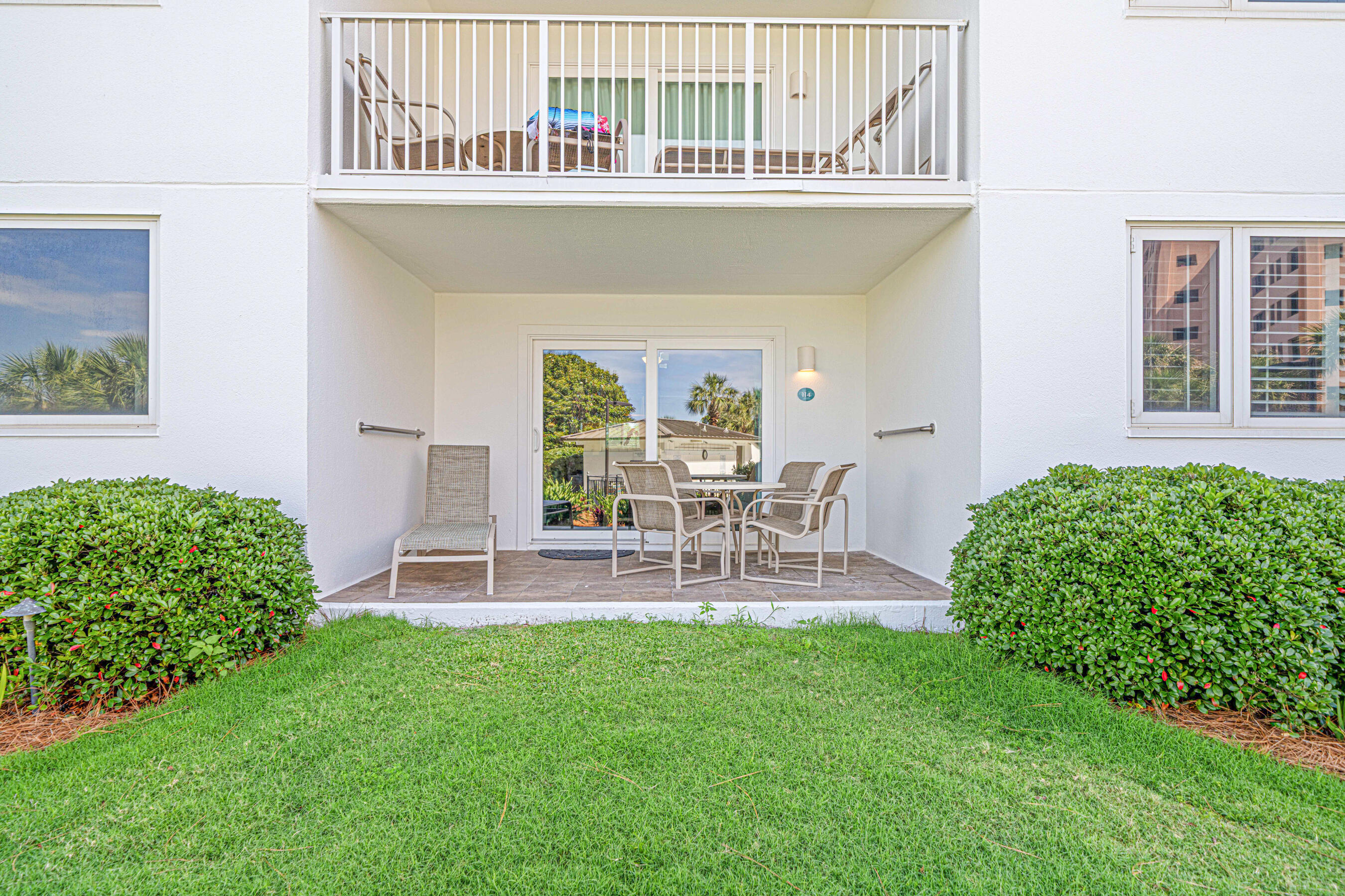 ISLANDER CONDO - Residential