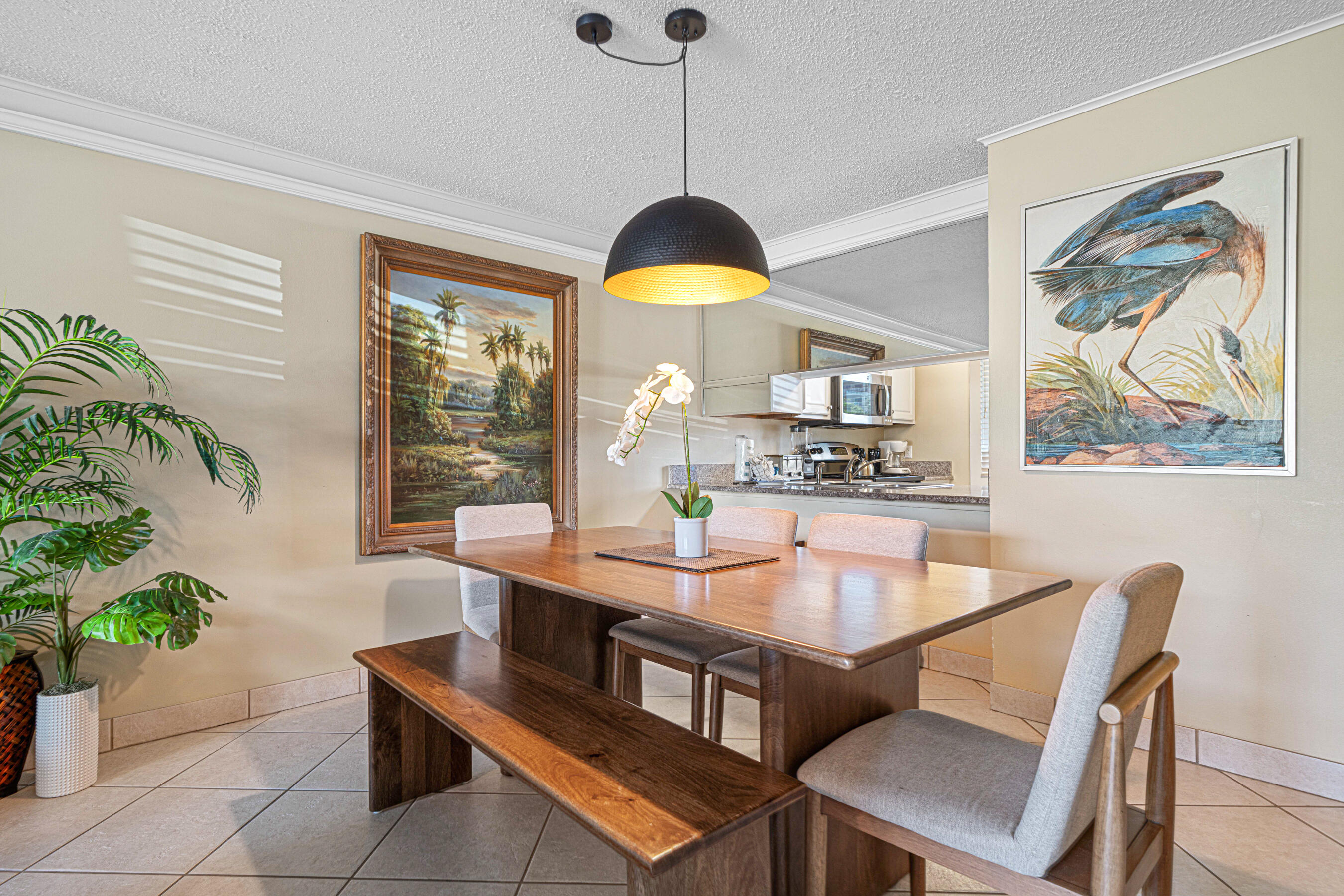 ISLANDER CONDO - Residential