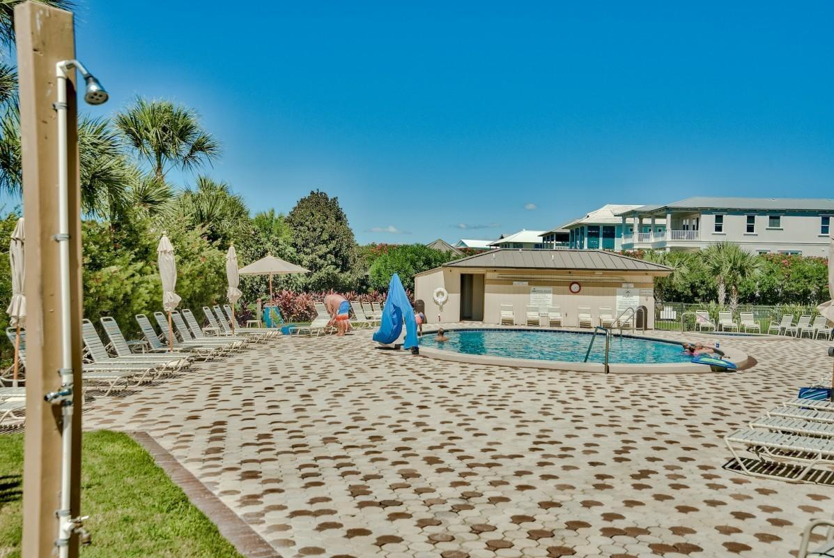 ISLANDER CONDO - Residential