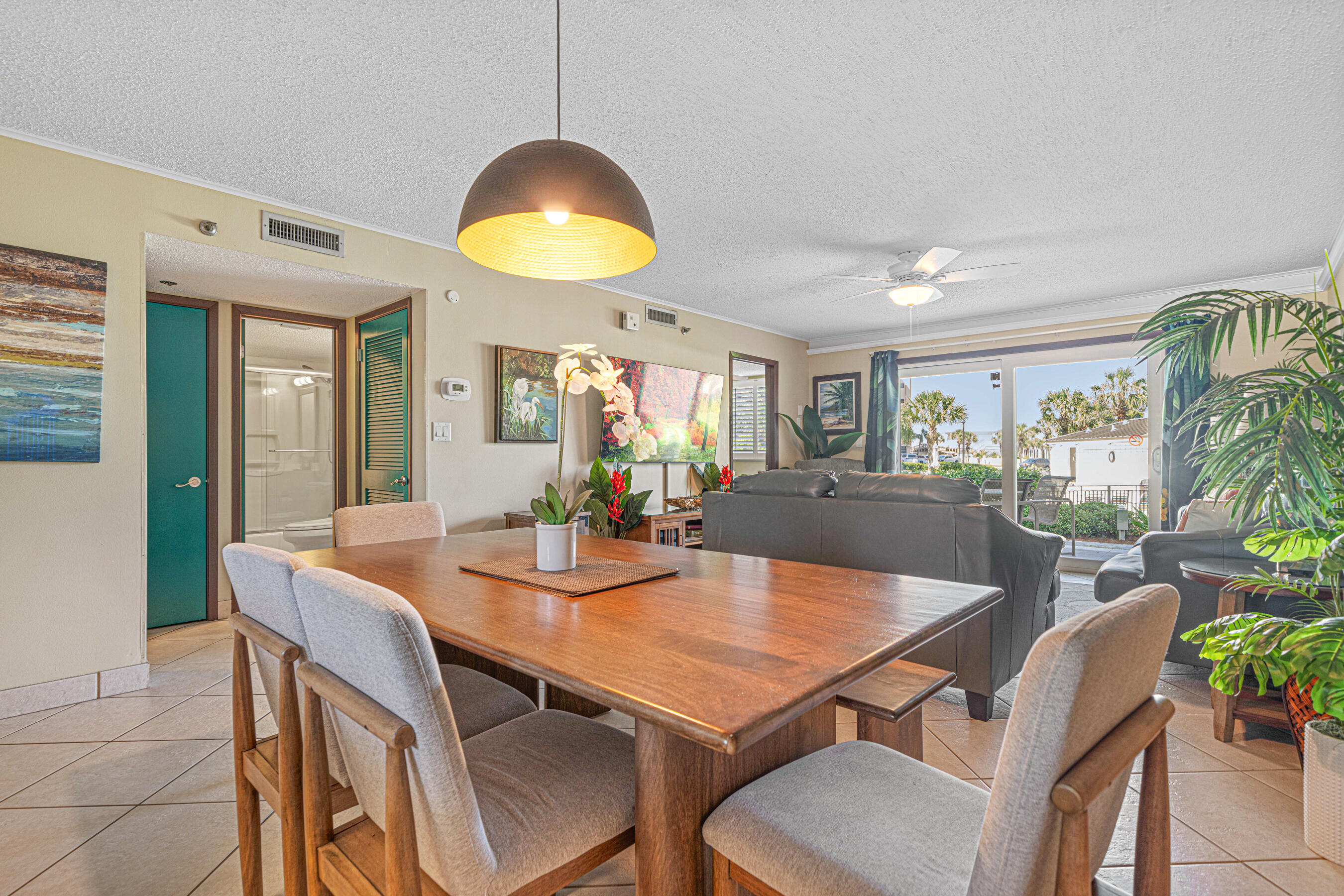 ISLANDER CONDO - Residential