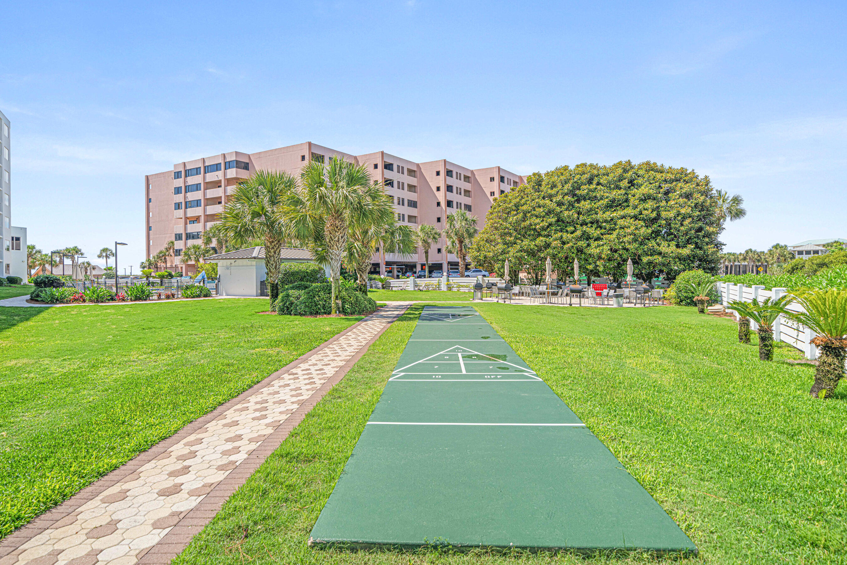 ISLANDER CONDO - Residential