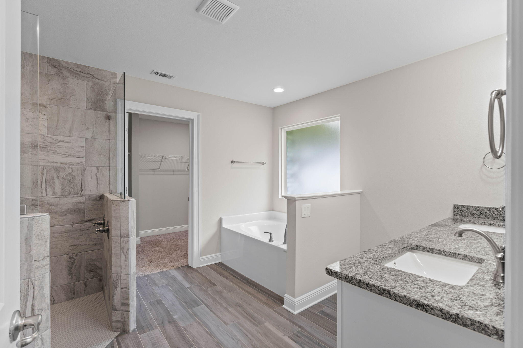 HOLLEY BY THE SEA - Residential