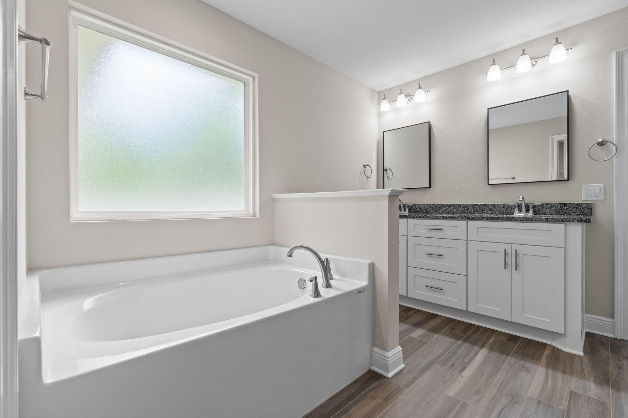 HOLLEY BY THE SEA - Residential
