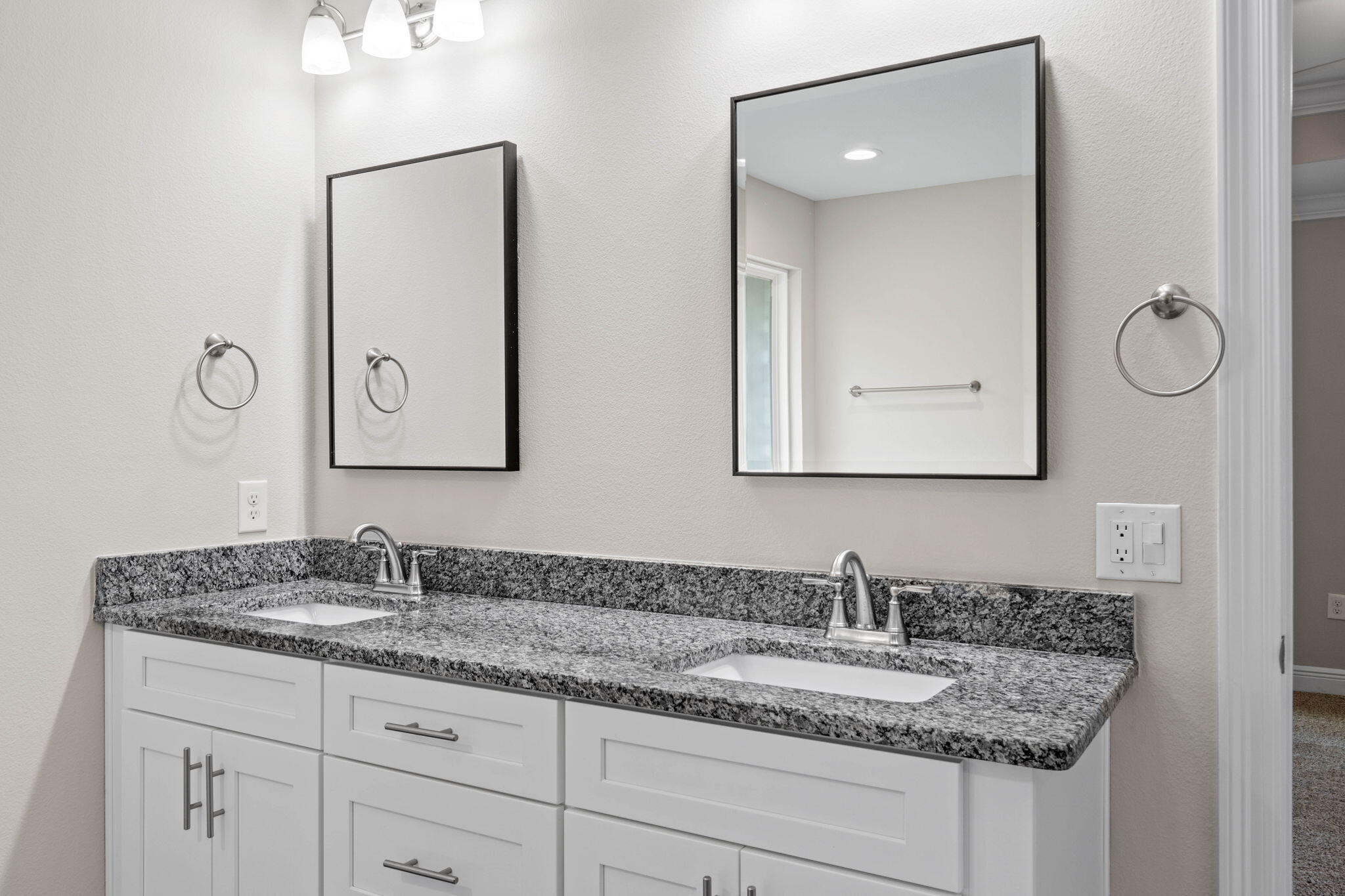 HOLLEY BY THE SEA - Residential
