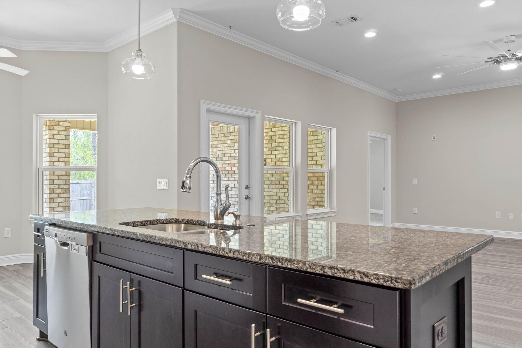 HOLLEY BY THE SEA - Residential