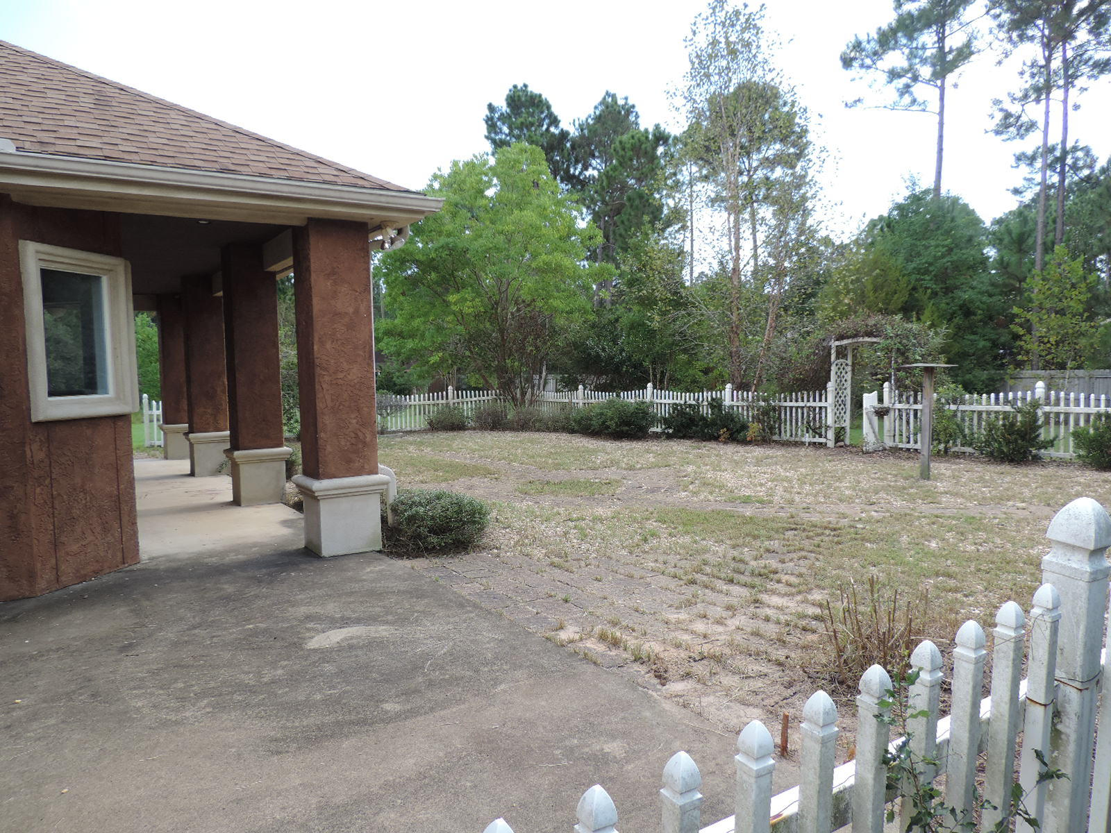 WHISPERING PINES - Residential