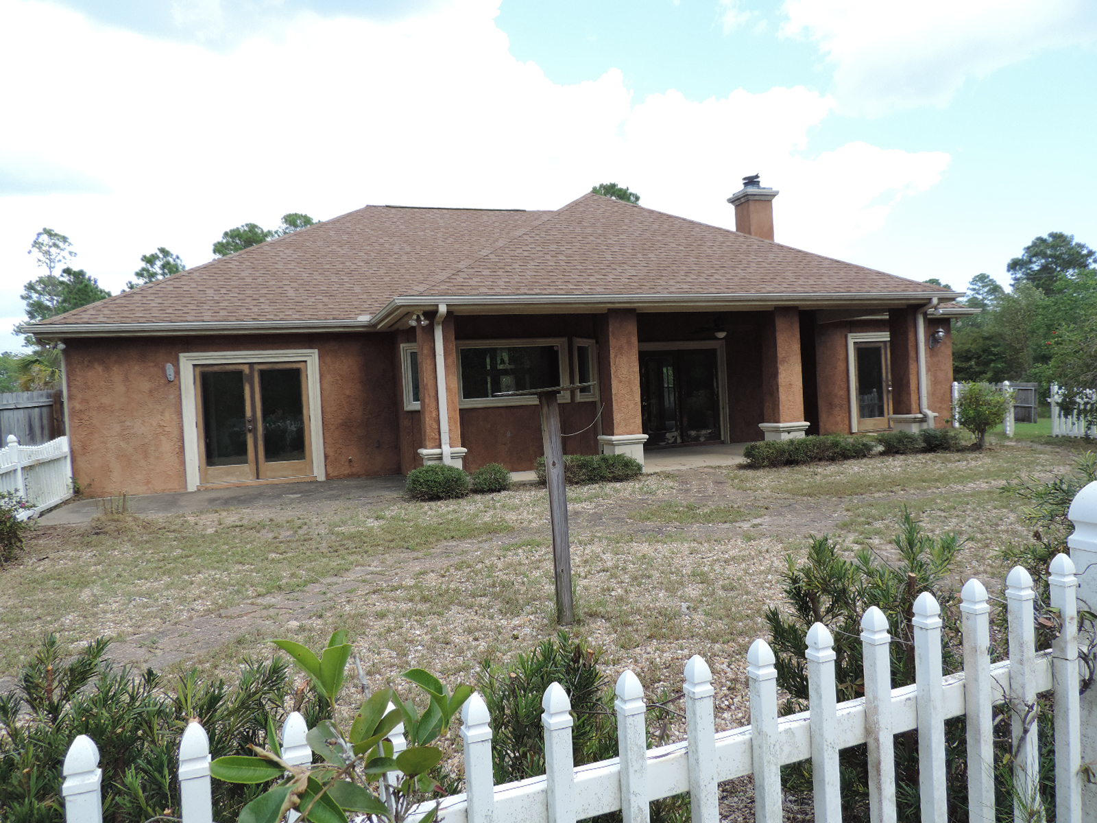 WHISPERING PINES - Residential