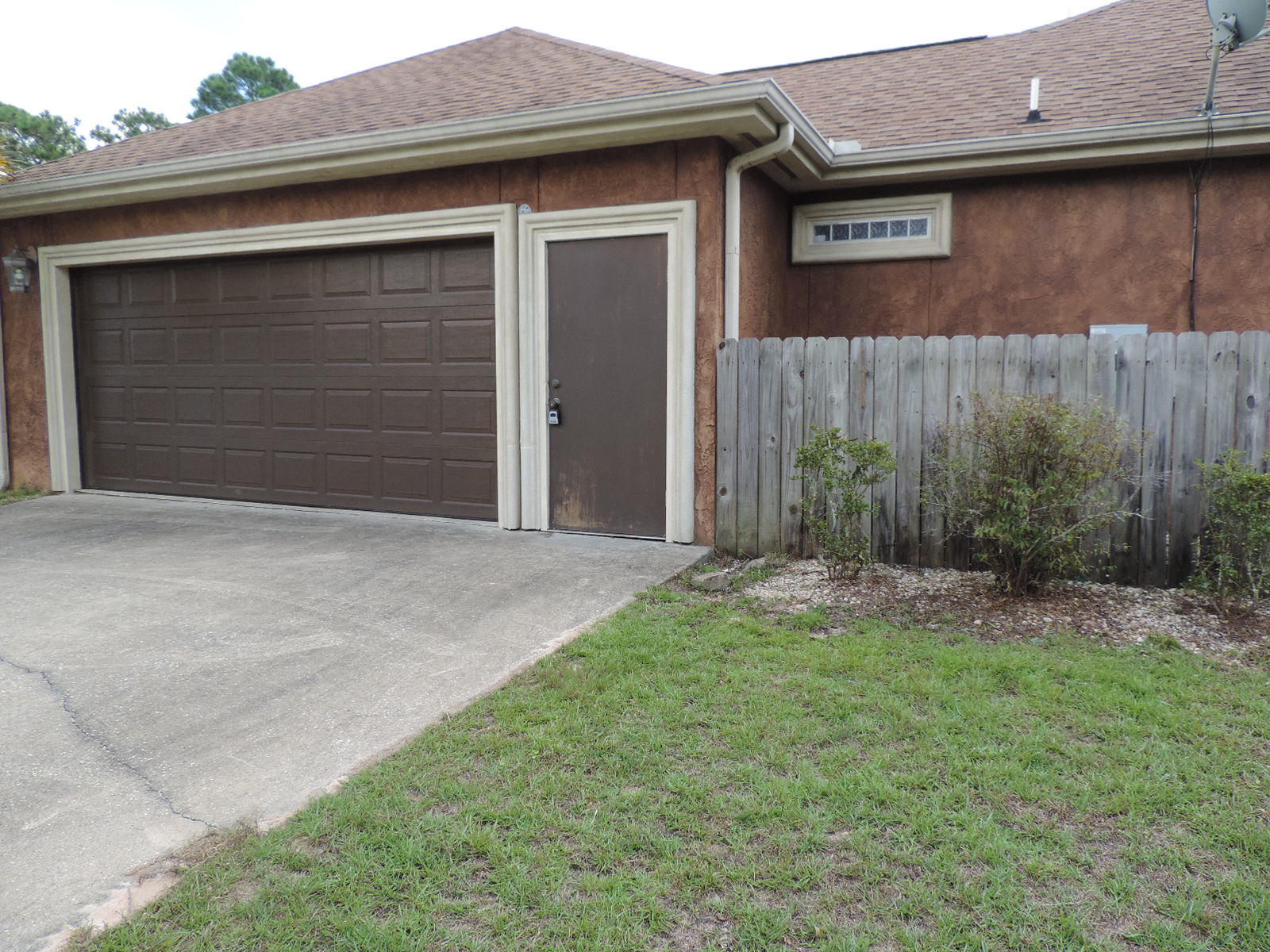 WHISPERING PINES - Residential