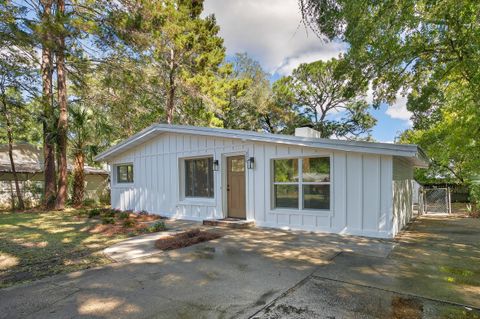 Photo of 220 Edge Avenue, Valparaiso, FL 32580 (MLS # 988694)