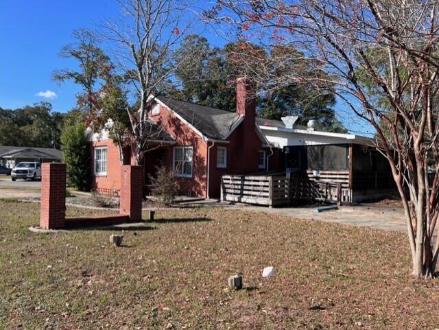 Main image without alt text