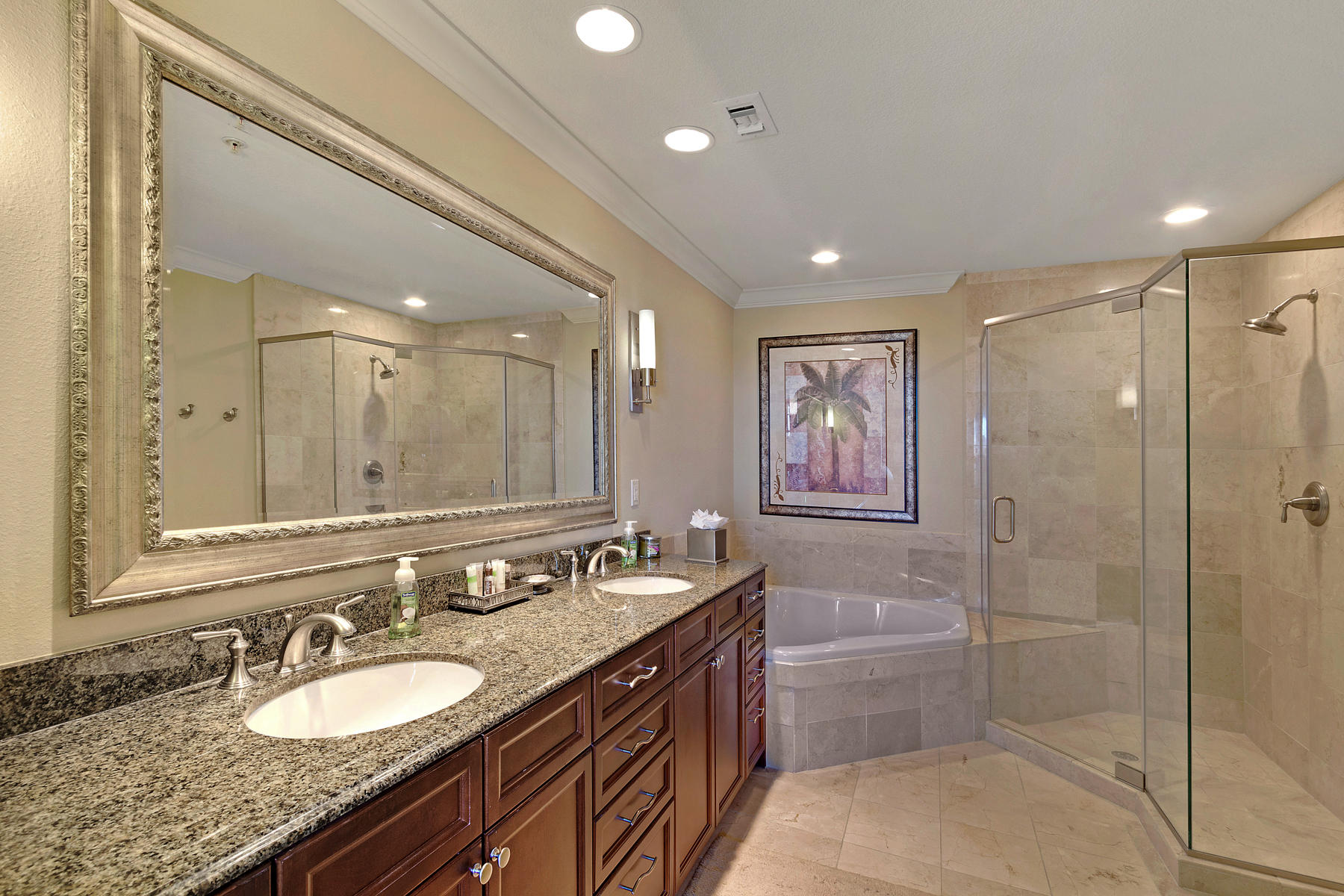 EMERALD GRANDE - Residential