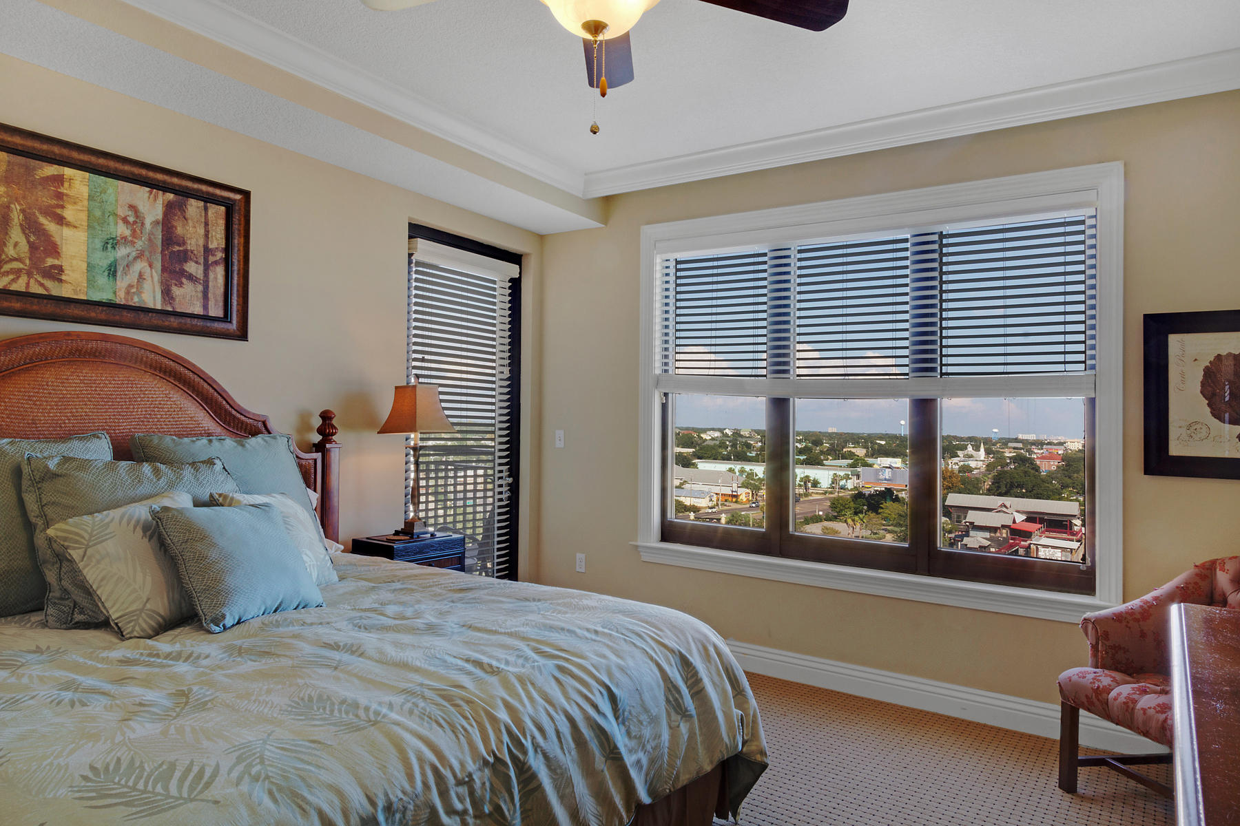 EMERALD GRANDE - Residential