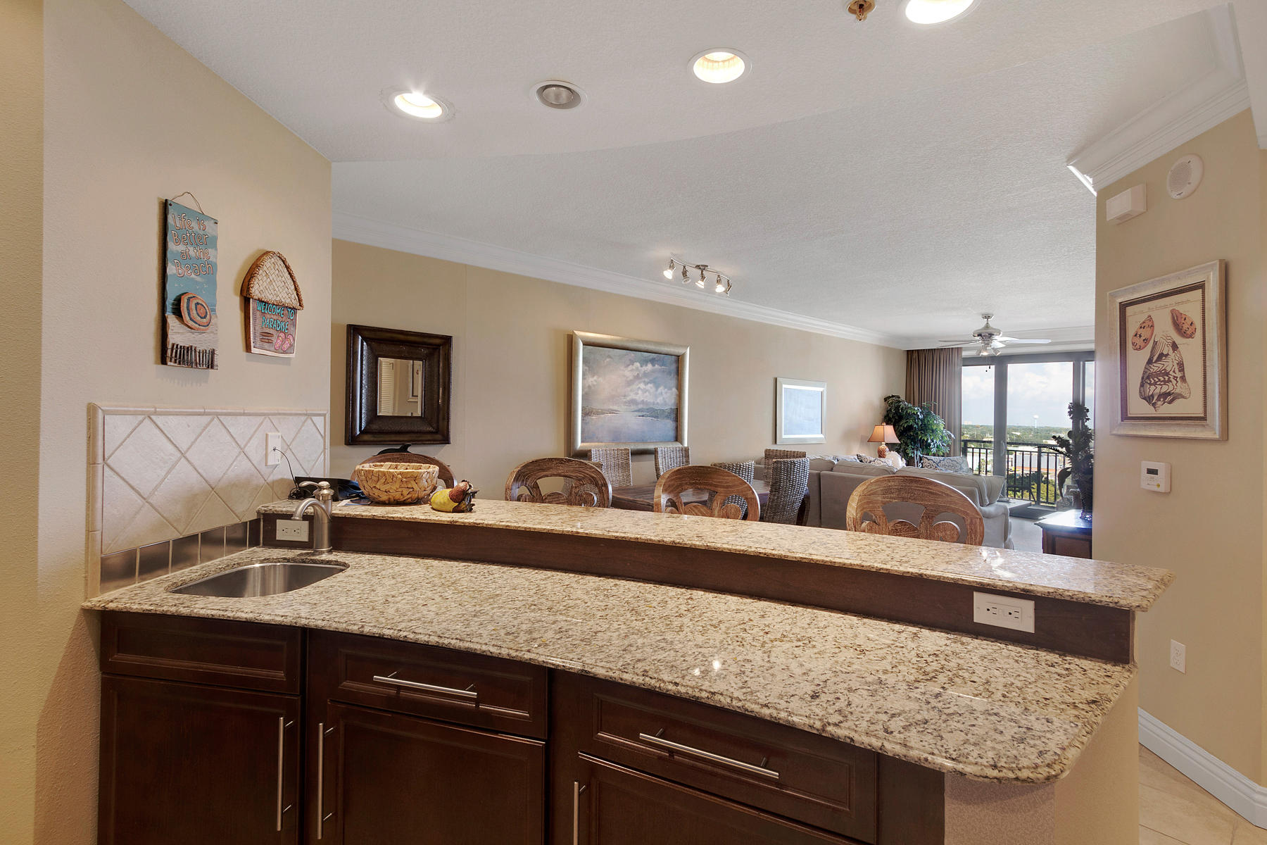 EMERALD GRANDE - Residential