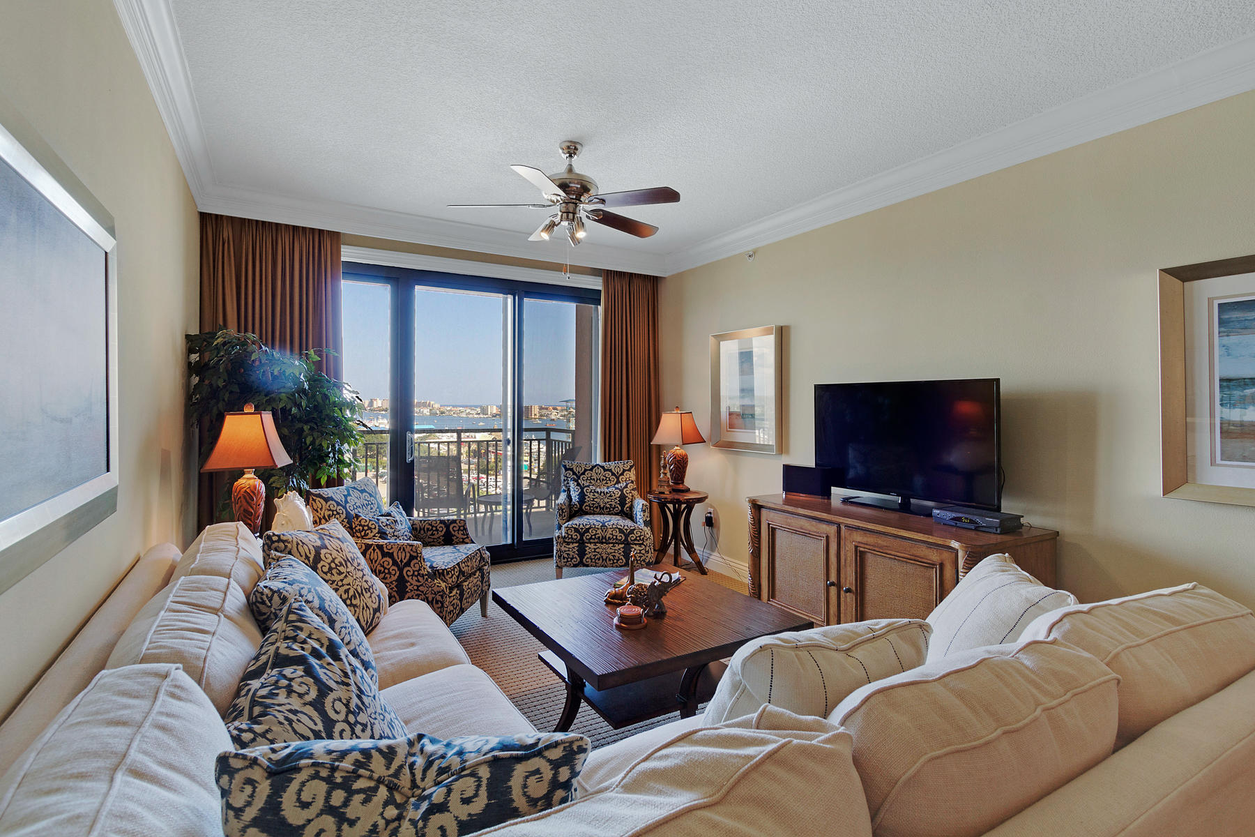 EMERALD GRANDE - Residential