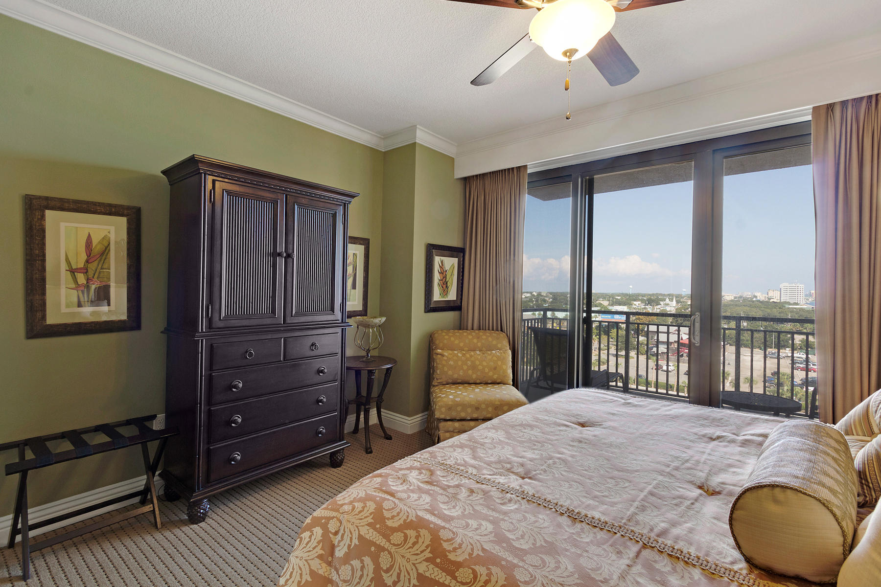 EMERALD GRANDE - Residential