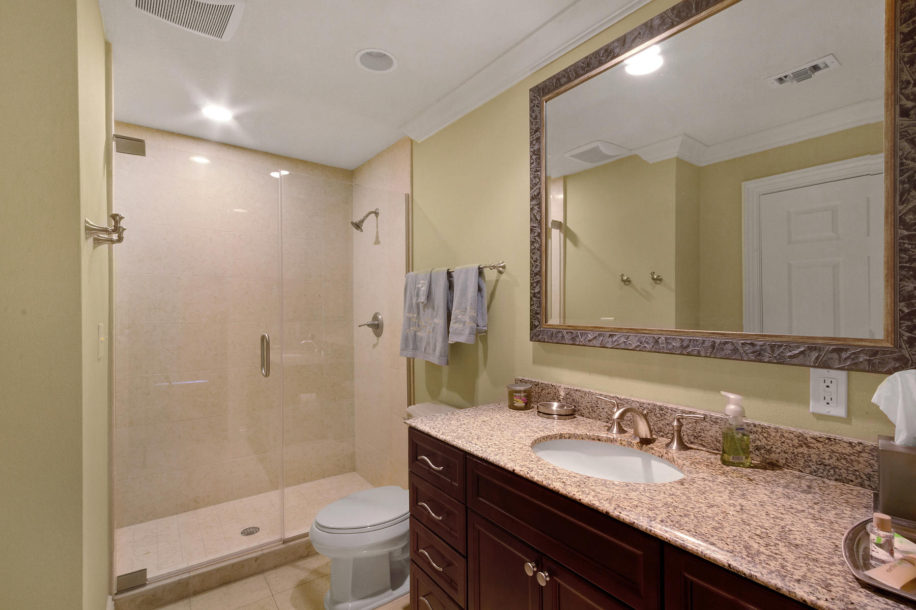 EMERALD GRANDE - Residential