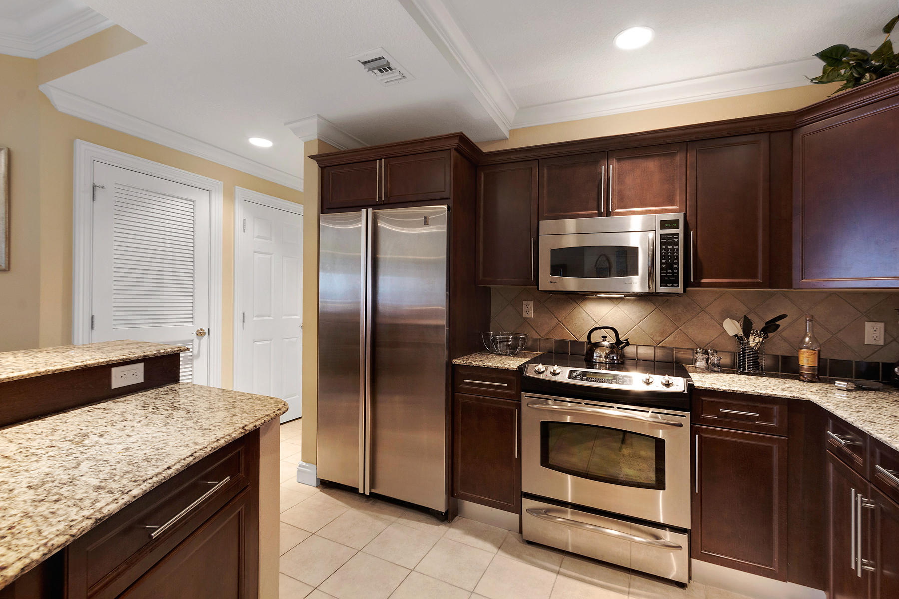 EMERALD GRANDE - Residential