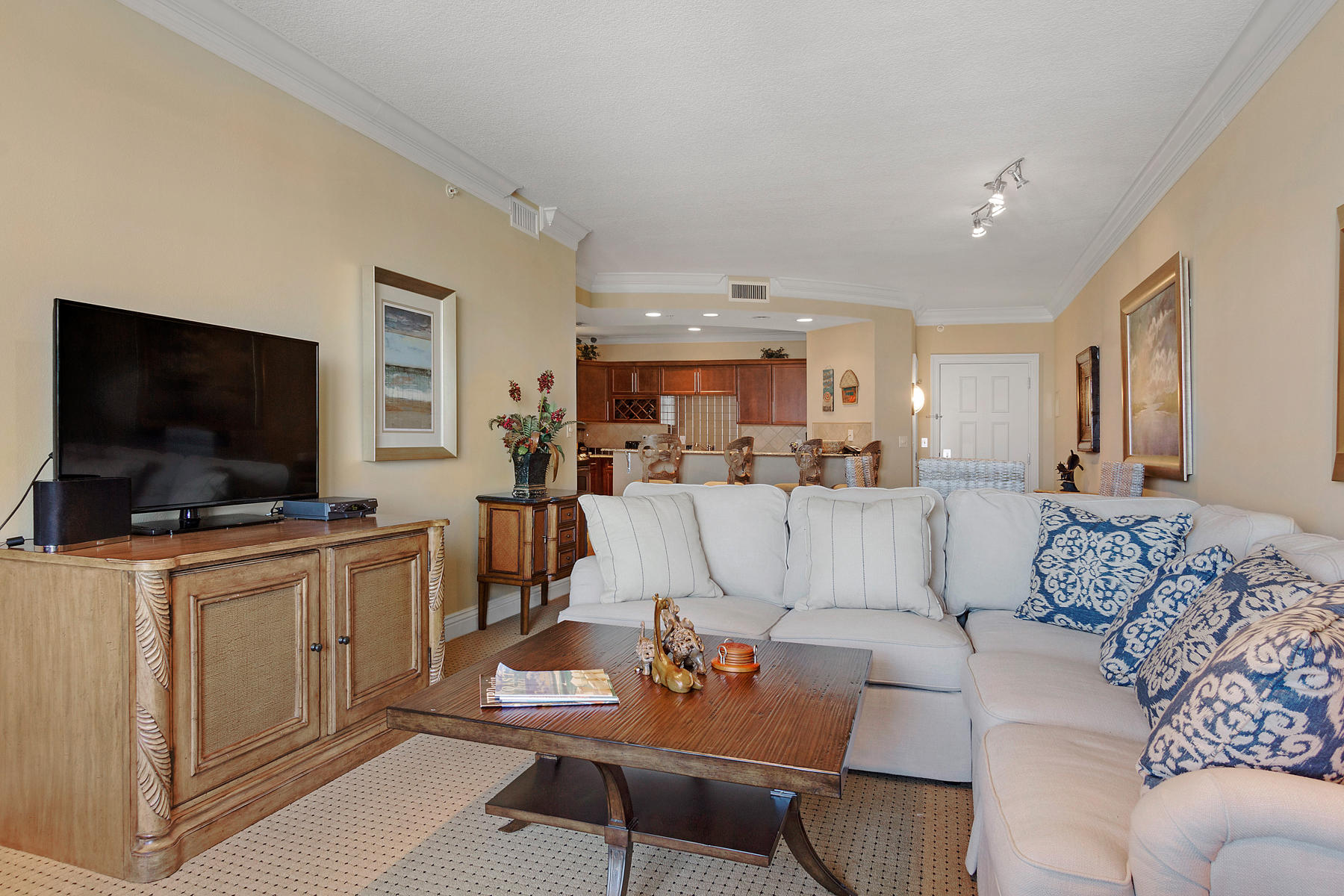 EMERALD GRANDE - Residential