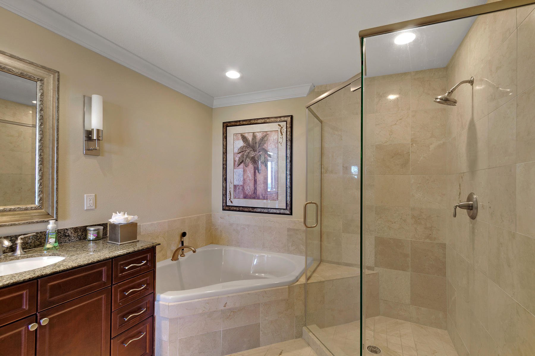 EMERALD GRANDE - Residential