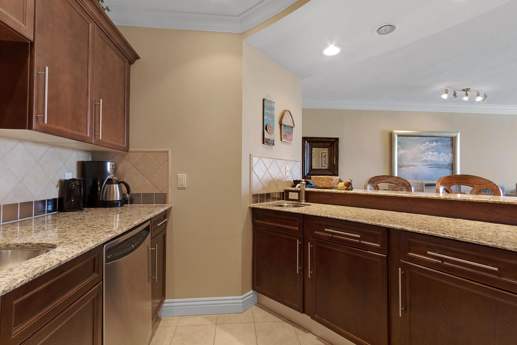 EMERALD GRANDE - Residential