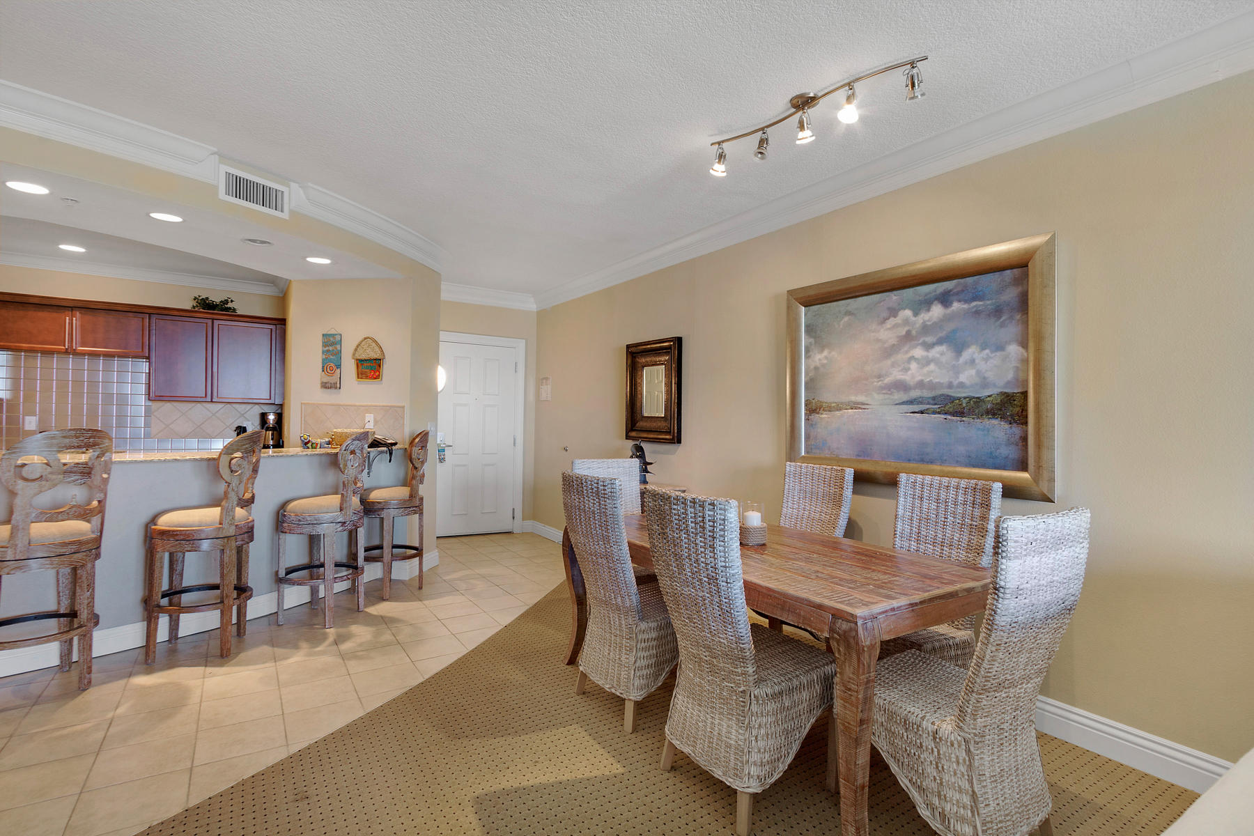 EMERALD GRANDE - Residential