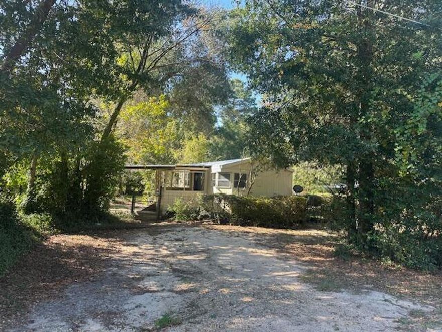 Are you looking for affordable living in Walton County?  Here is the answer you're looking for. This older mobile home has been remodeled by the owner and is move in ready. The home sits on just under 1/4 acre in the Oakwood Hills area. The home is a two-bedroom, one bath, with a bonus room that could easily be transitioned into a nice sized bedroom. The owner had this property as a rental property for years and with no issues with finding renters. The best thing about this property, it is listed under $100K. That is almost unheard of for Walton County property nowadays.  The seller is also willing to do owner financing, with a substantial down payment. So whether you are looking for an investment property or looking for your own little slice of Florida, come check this property out!