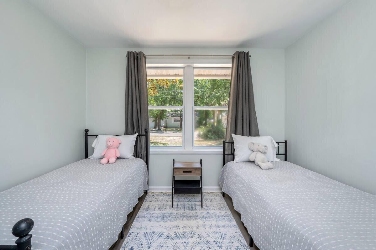 Garnier Beach - Residential
