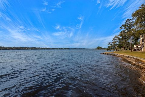 A home in Niceville