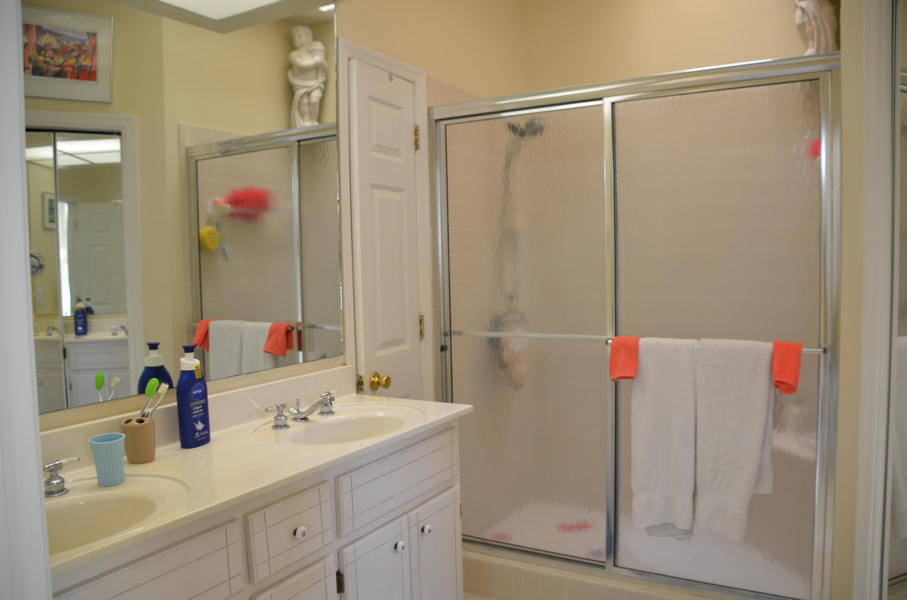 RIDGE WOOD MANOR - Residential