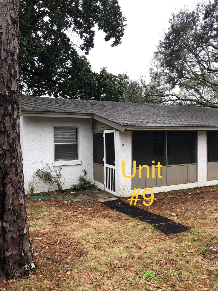 1 BEDROOM,1 BATH DUPLEX WITH CENTRAL HEAT AND AIR IN QUIET AREA  SCREENED PORCH.  NO SMOKING IN UNIT OR SCREENED PORCH.. NO PETS. COMPLEX HAS LAUNDRY ROOM WITH COIN OPERATED WASHERS AND DRYERS. TENANTS HAVE NO WATER ACCESS.