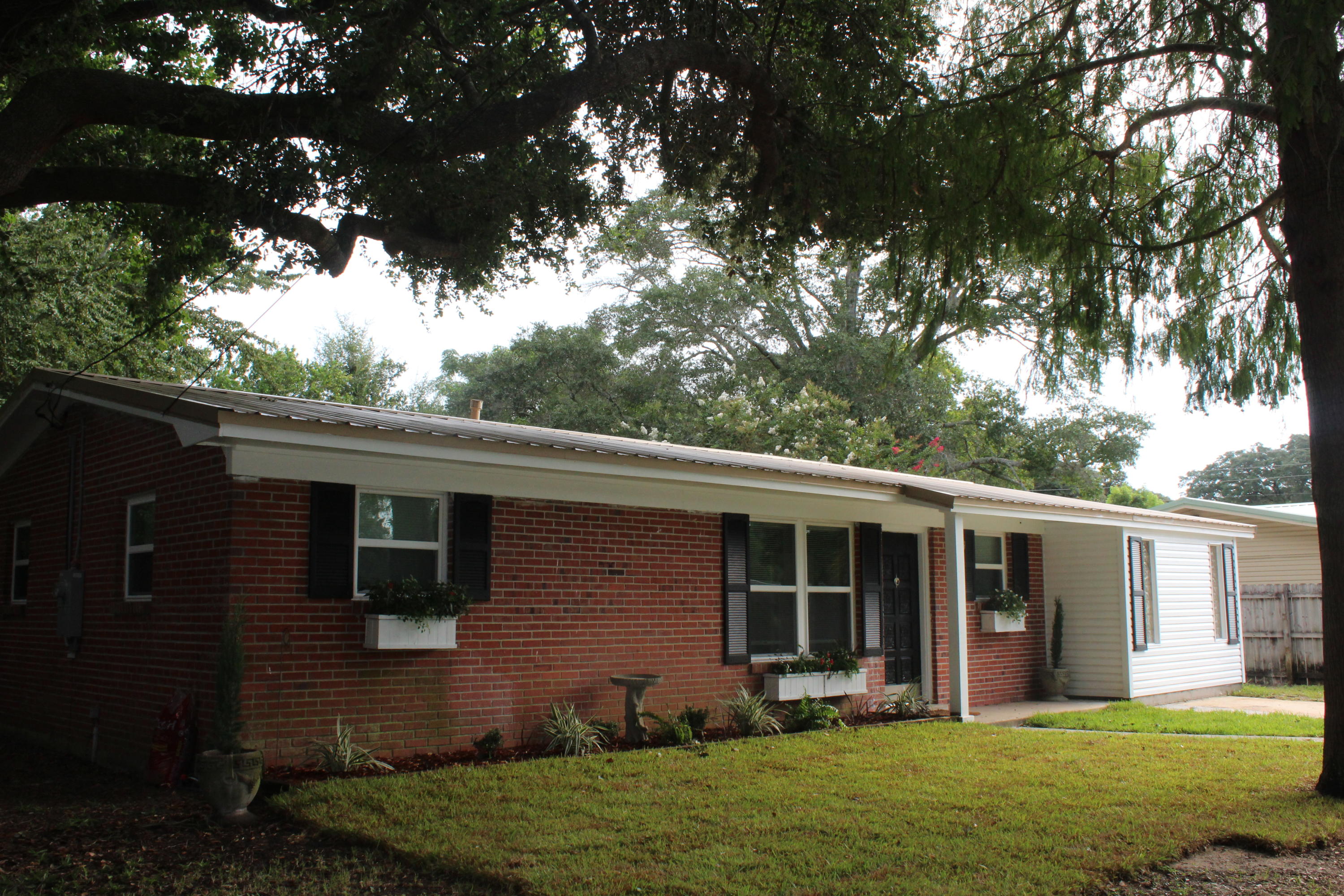 GARNIERS BEACH 6TH - Residential