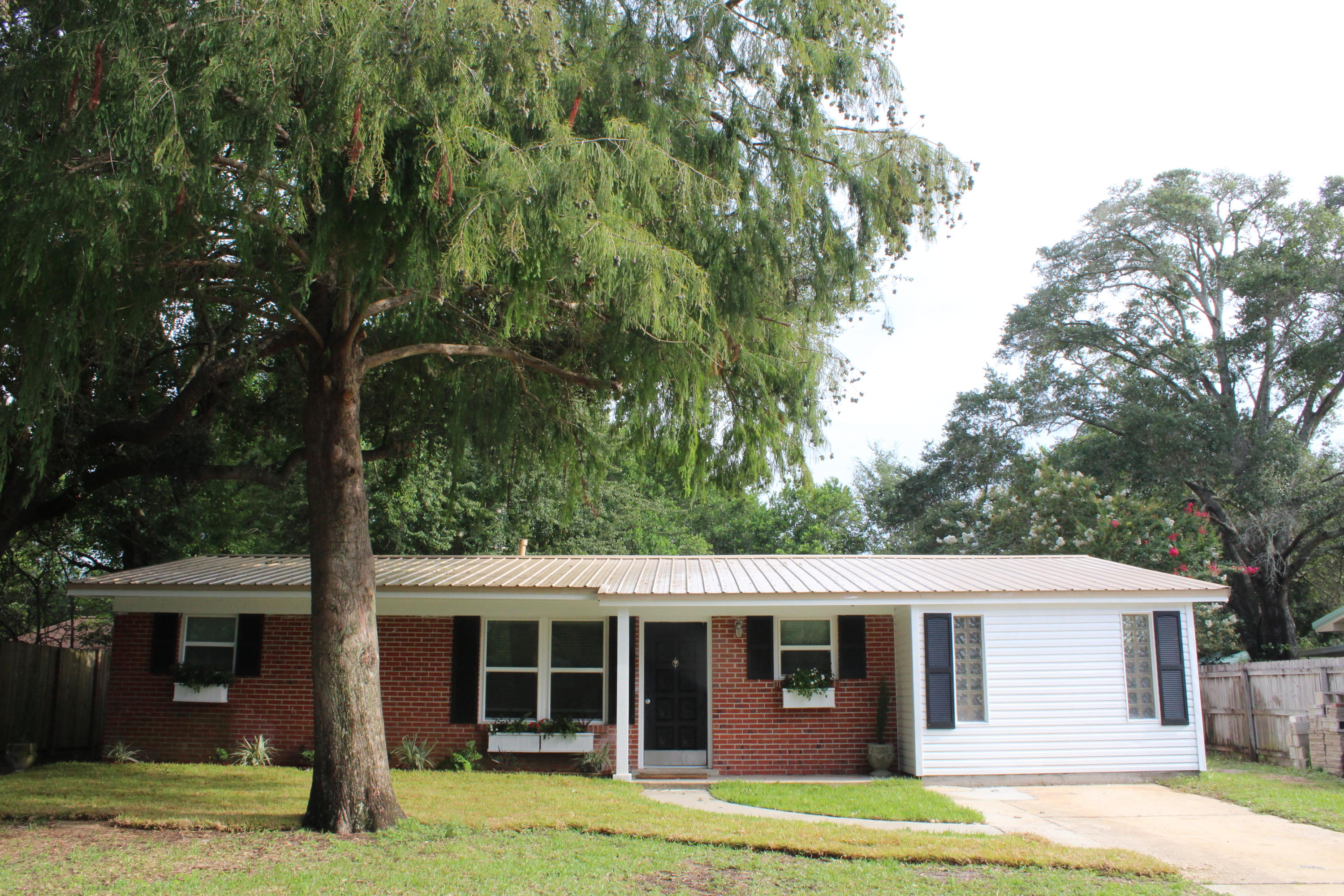 GARNIERS BEACH 6TH - Residential