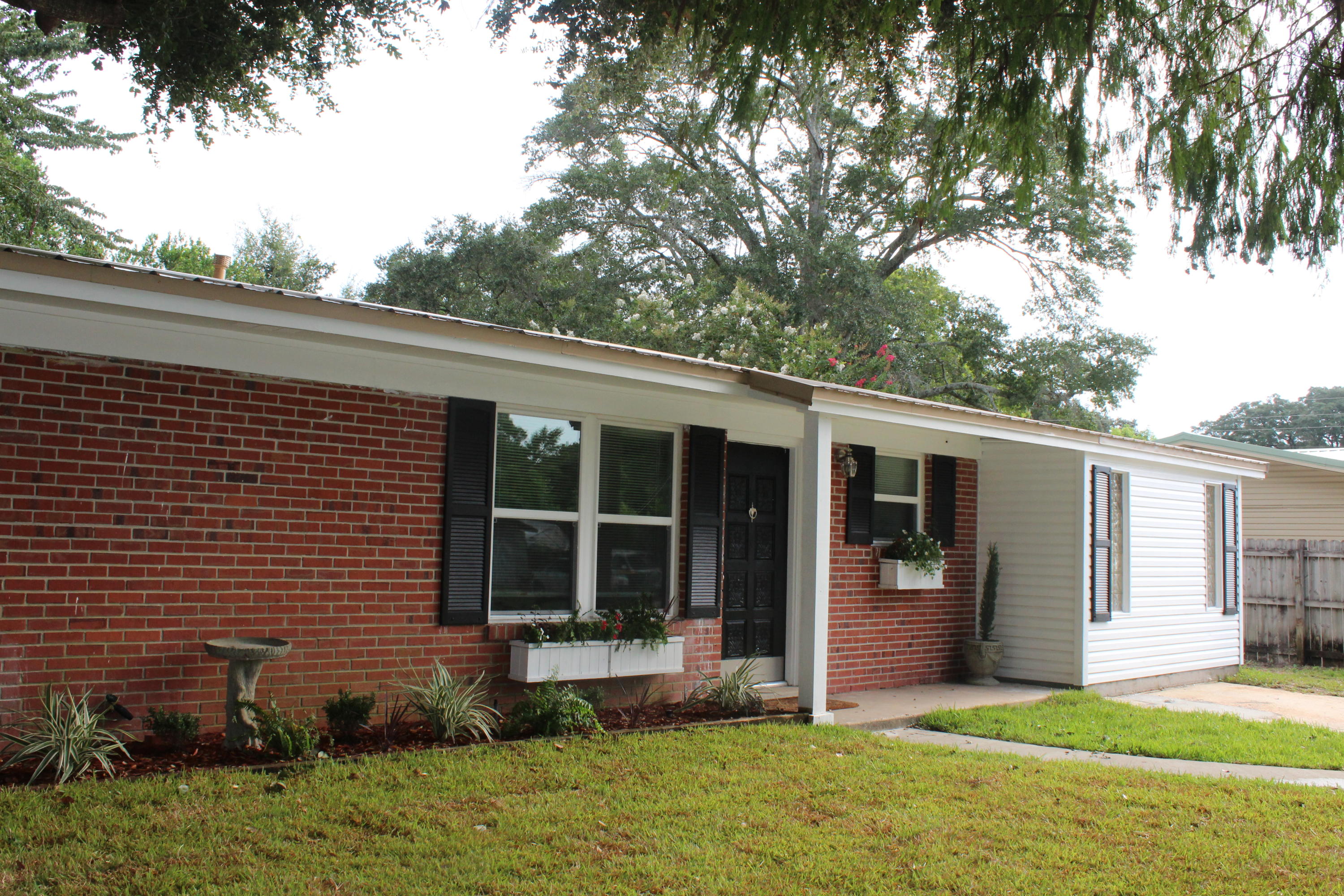 GARNIERS BEACH 6TH - Residential