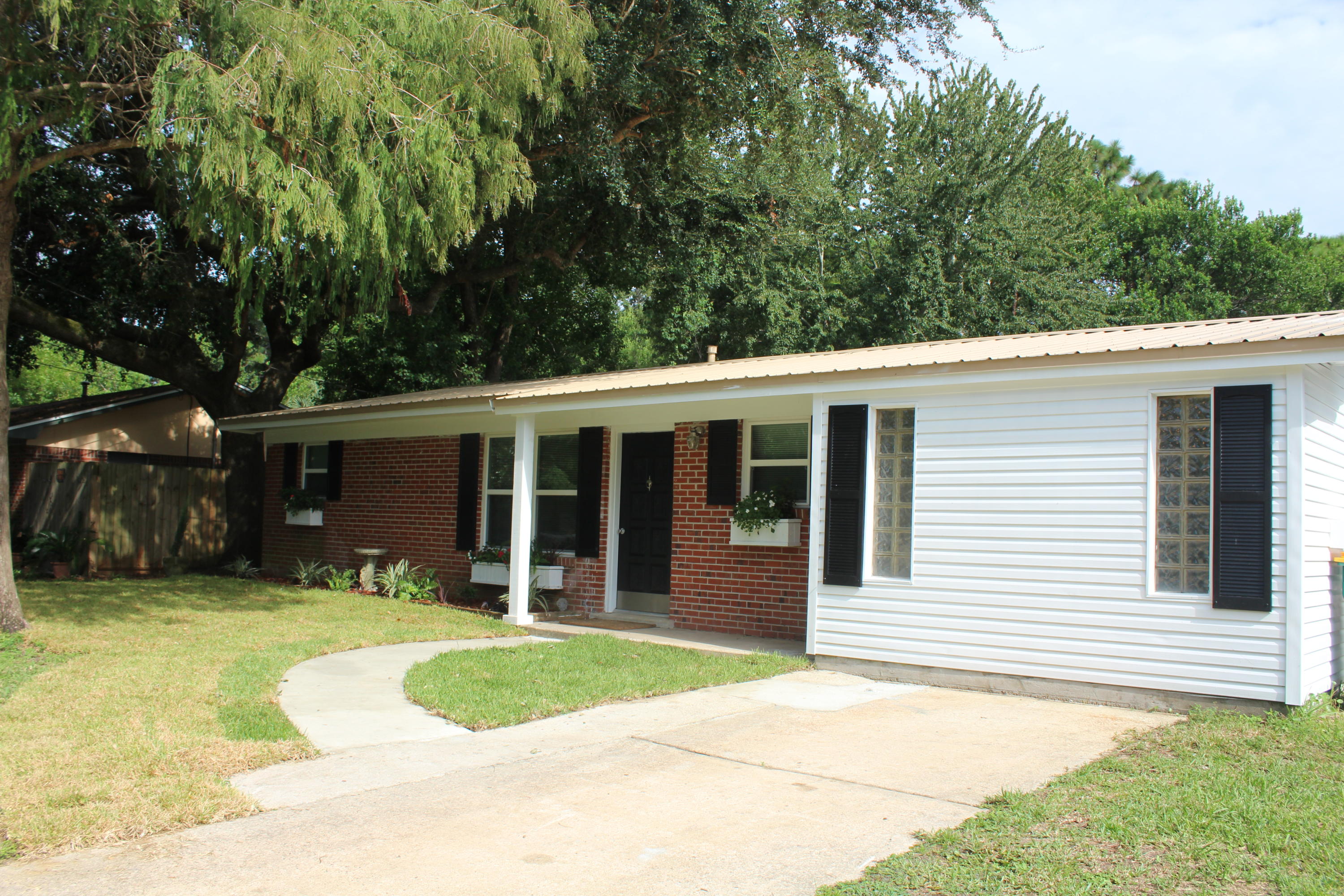 GARNIERS BEACH 6TH - Residential