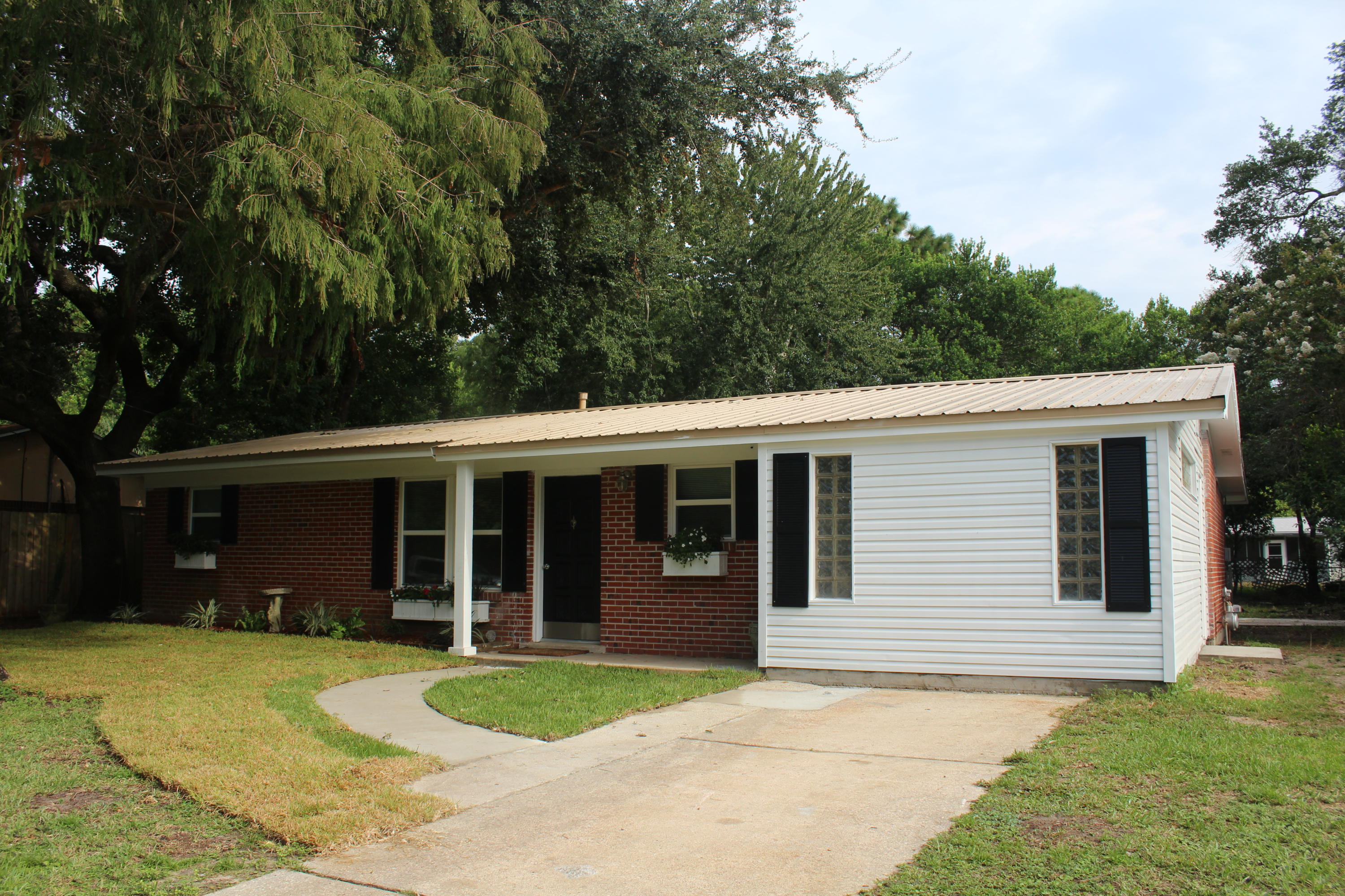 GARNIERS BEACH 6TH - Residential