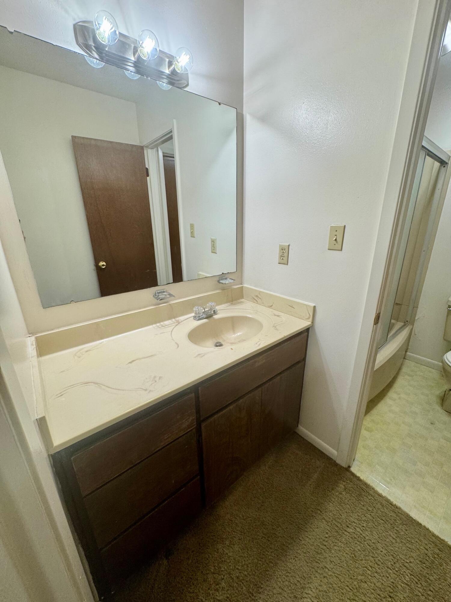 CEDAR AVE CONDO - Residential Lease